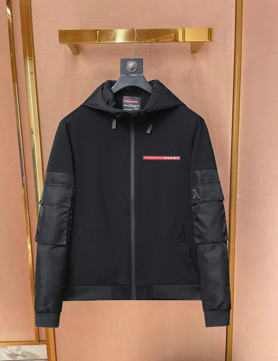 NO:734259,Same style as Prada official website, on sale in advance!  2026ss new spring men's jackets, original high-end version with three standards!  With hidden hood, custom-made fabrics at the counter, highly breathable and comfortable, impeccable details, brand element design concept, reflecting high quality. It feels delicate and soft!  It presents a casual cut and the upper body shape is awesome!  Size M～3XL, maximum wearing capacity is 195 catties.,,prada,jackets & coats,jackets & coats,hats,19860909普拉达 官网同款,提前发售！2026ss开春新款男士夹克外套,原单三标齐全高端版本！带隐藏帽,专柜定制面料 透气舒适度高,细节无可挑剔,品牌元素设计理念,体现高品质.手感细腻柔软！呈现休闲裁剪,上身版型超赞！码数M～3XL,最大穿195斤.,,prada,jackets & coats,jackets & coats,hats,,Men's clothing