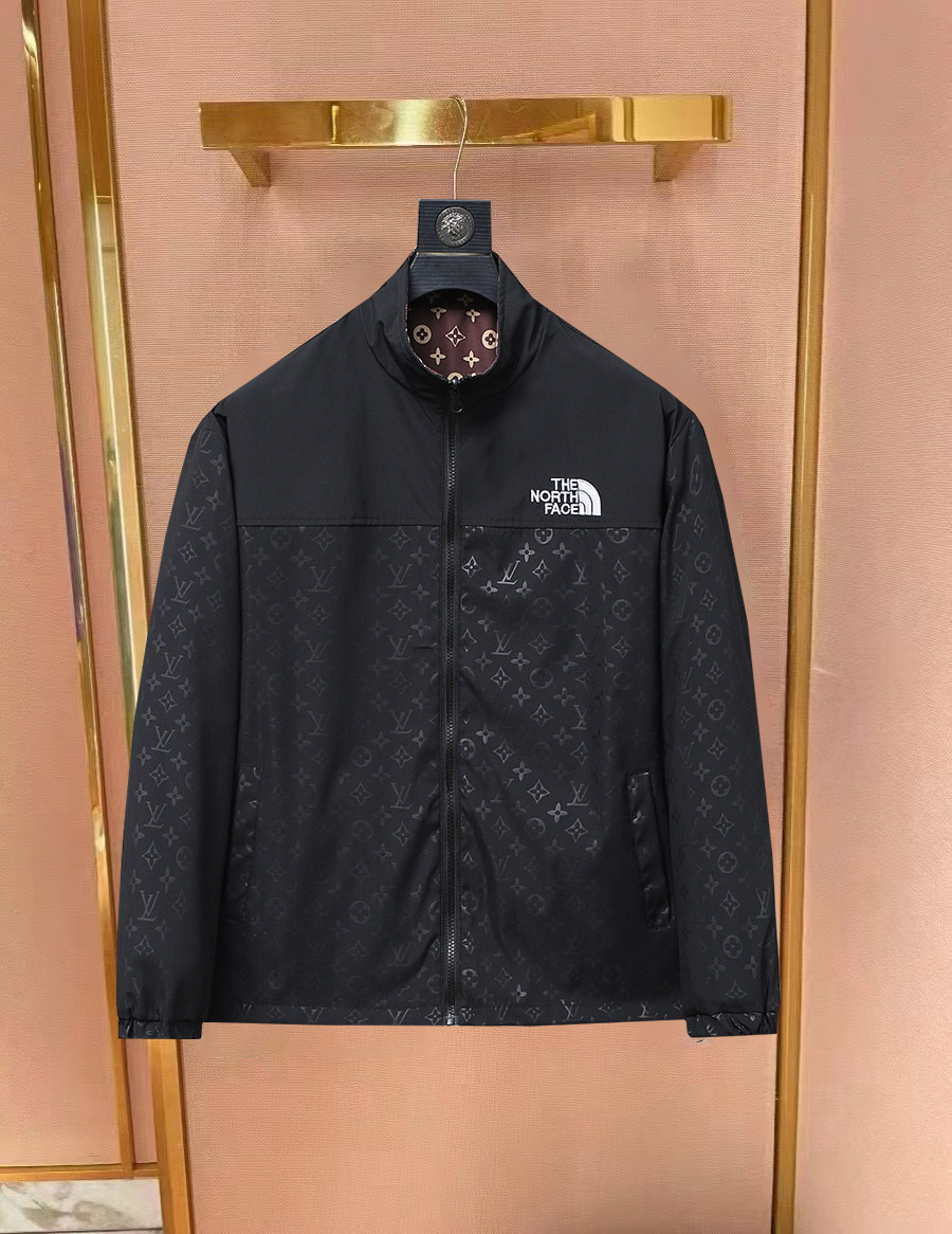 NO:734100,The LV North Face co-branded model is the same as the official website, and is on sale in advance!  2026ss new spring men's jackets, original high-end version with three standards!  With hidden hood, custom-made fabrics at the counter, highly breathable and comfortable, impeccable details, brand element design concept, reflecting high quality. It feels delicate and soft!  It presents a casual cut and the upper body shape is awesome!  Size M～3XL, maximum wear is 195kg.,,louis vuitton,The North Face,jackets & coats,jackets & coats,hats,19860909LV北面联名款 官网同款,提前发售！2026ss开春新款男士夹克外套,原单三标齐全高端版本！带隐藏帽,专柜定制面料 透气舒适度高,细节无可挑剔,品牌元素设计理念,体现高品质.手感细腻柔软！呈现休闲裁剪,上身版型超赞！码数M～3XL,最大穿195斤.,,louis vuitton,The North Face,jackets & coats,jackets & coats,hats,,Men's clothing