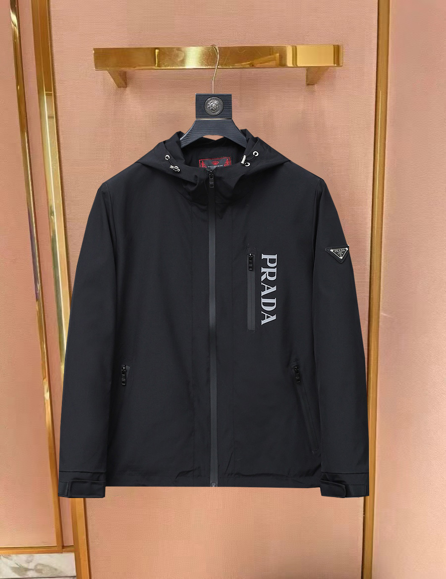 NO:734127,Same style as Prada official website, on sale in advance!  2026ss new spring men's jackets, original high-end version with three standards!  With hidden hood, custom-made fabrics at the counter, highly breathable and comfortable, impeccable details, brand element design concept, reflecting high quality. It feels delicate and soft!  It presents a casual cut and the upper body shape is awesome!  Size M～3XL, maximum wearing capacity is 195 catties.,,prada,jackets & coats,jackets & coats,hats,19860909普拉达 官网同款,提前发售！2026ss开春新款男士夹克外套,原单三标齐全高端版本！带隐藏帽,专柜定制面料 透气舒适度高,细节无可挑剔,品牌元素设计理念,体现高品质.手感细腻柔软！呈现休闲裁剪,上身版型超赞！码数M～3XL,最大穿195斤.,,prada,jackets & coats,jackets & coats,hats,,Men's clothing