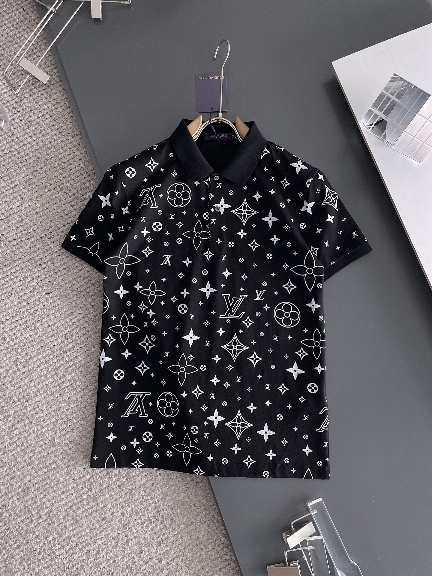 Replica van de winkelontwerper
 Louis Vuitton Kleding Polo Replcia goedkoop
 Mannen Katoen Zomercollectie Fashion