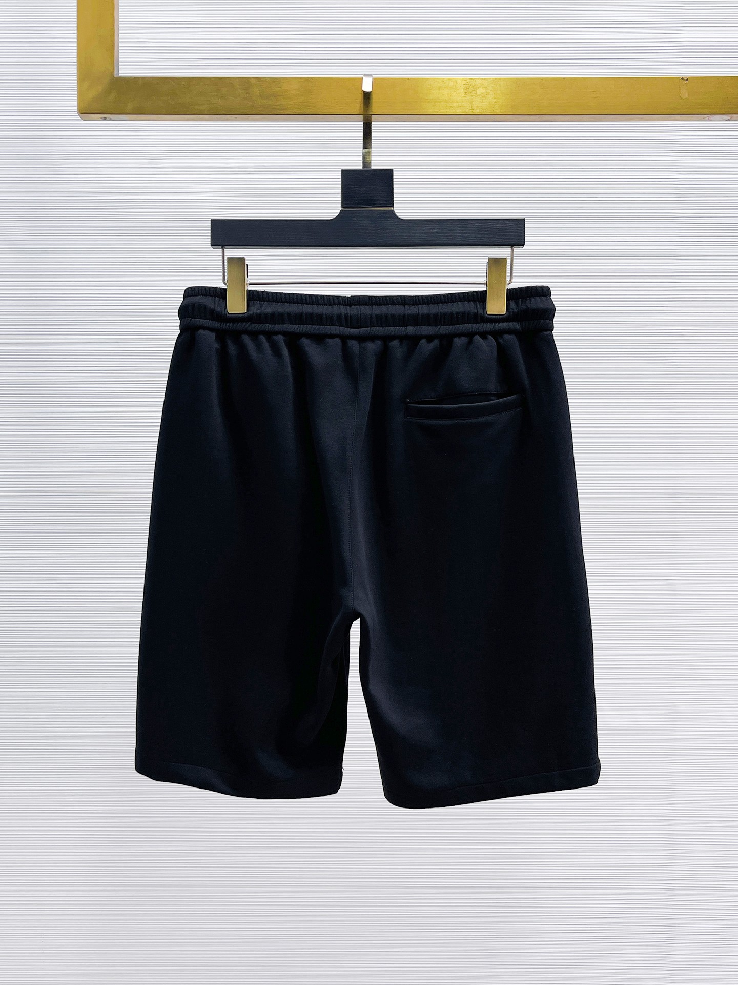 NO:935295,Croxin three-standard complete 2026 new summer men's casual shorts, advanced custom-made breathable fabrics, extremely breathable, elastic and comfortable, impeccable details, top-grade accessories, original logo design concept, delicate and soft feel!  The upper body shape is awesome!  Sizes M-XXXL, please state your height and weight when ordering,,chrome hearts,shorts,19860909克罗心 三标齐全 2026夏季新款男士休闲短裤,高级定制面料透气面料 透气弹力舒适度极高,细节无可挑剔,顶级辅料配备,原版logo设计理念,手感细腻柔软！上身版型超赞！尺码M-XXXL下单报身高体重,,chrome hearts,shorts,,Men's clothing