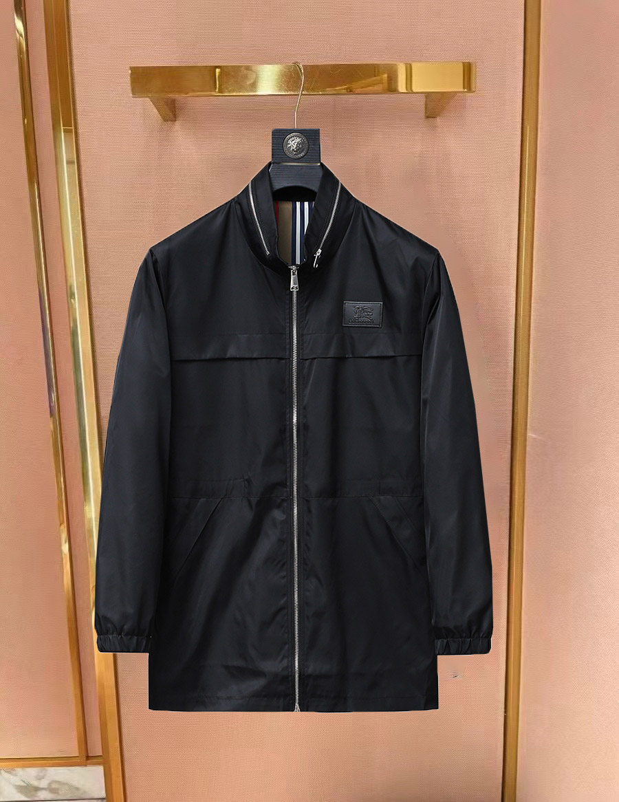 NO:734161,The same style as Burberry's official website, complete with three labels, on sale in advance. 2026ss new spring men's jacket, complete with three labels, high-end version of the original order. Custom-made fabrics at the counter. Highly breathable and comfortable, impeccable details, brand element design concept, reflecting high quality. Delicate and soft feel. Casual tailoring, excellent upper body size. Size M~3XL, maximum wear 195 catties,,burberry,jackets & coats,jackets & coats,19860909巴宝莉 官网同款,三标齐全,提前发售 2026ss开春新款男士夹克外套,原单三标齐全高端版本 专柜定制面料 透气舒适度高,细节无可挑剔,品牌元素设计理念,体现高品质.手感细腻柔软 呈现休闲裁剪,上身版型超赞 码数M～3XL,最大穿195斤,,burberry,jackets & coats,jackets & coats,,Men's clothing