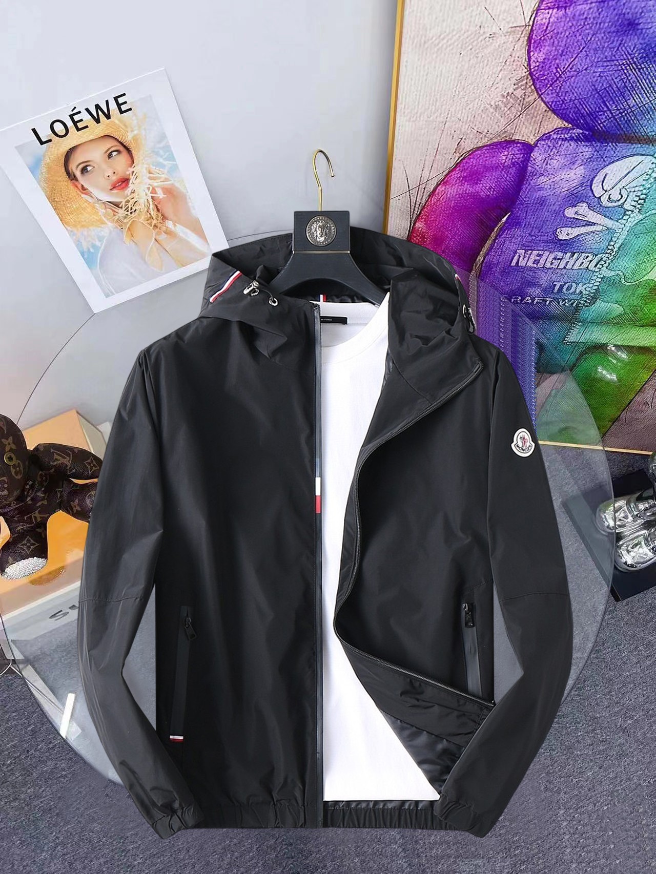 NO:648203,Mengkou The same style as the official website, complete with three labels, sold in advance. 2025ss new autumn men's jacket, high-end version with complete three labels from the original order. Custom-made fabrics at the counter. Highly breathable and comfortable, impeccable details, brand element design concept, reflecting high quality. Delicate and soft hand feel. Casual tailoring, excellent upper body shape. Size M～3XL, maximum wearing capacity is 195 catties, Moncler, jackets & coats, jackets & coats, alexander wang19860909蒙口 官网同款,三标齐全,提前发售 2025ss开秋新款男士夹克外套,原单三标齐全高端版本 专柜定制面料 透气舒适度高,细节无可挑剔,品牌元素设计理念,体现高品质.手感细腻柔软 呈现休闲裁剪,上身版型超赞 码数M～3XL,最大穿195斤,,Moncler,jackets & coats,jackets & coats,alexander wang,Men's clothing