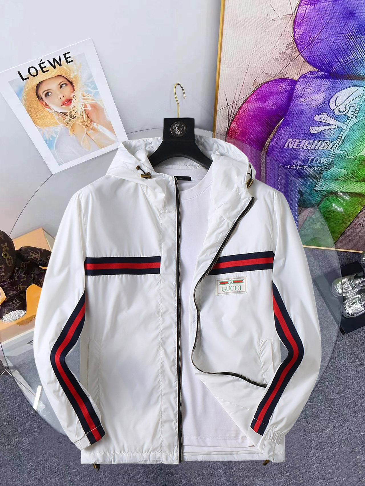 NO:648213,Same style as on the Gucci official website, complete with three labels, on sale in advance. 2025ss new autumn men's jacket, reversible original single with three labels, high-end version. Custom-made fabrics at the counter. Highly breathable and comfortable, impeccable details, brand element design concept, reflecting high quality. Delicate and soft feel. Casual tailoring, excellent upper body shape. Size M～3XL, maximum wear 195 catties,,jackets & coats,jackets & coats,alexander wang19860909古奇官网同款,三标齐全,提前发售 2025ss开秋新款男士夹克外套,双面穿原单三标齐全高端版本 专柜定制面料 透气舒适度高,细节无可挑剔,品牌元素设计理念,体现高品质.手感细腻柔软 呈现休闲裁剪,上身版型超赞 码数M～3XL,最大穿195斤,,jackets & coats,jackets & coats,alexander wang,Men's clothing