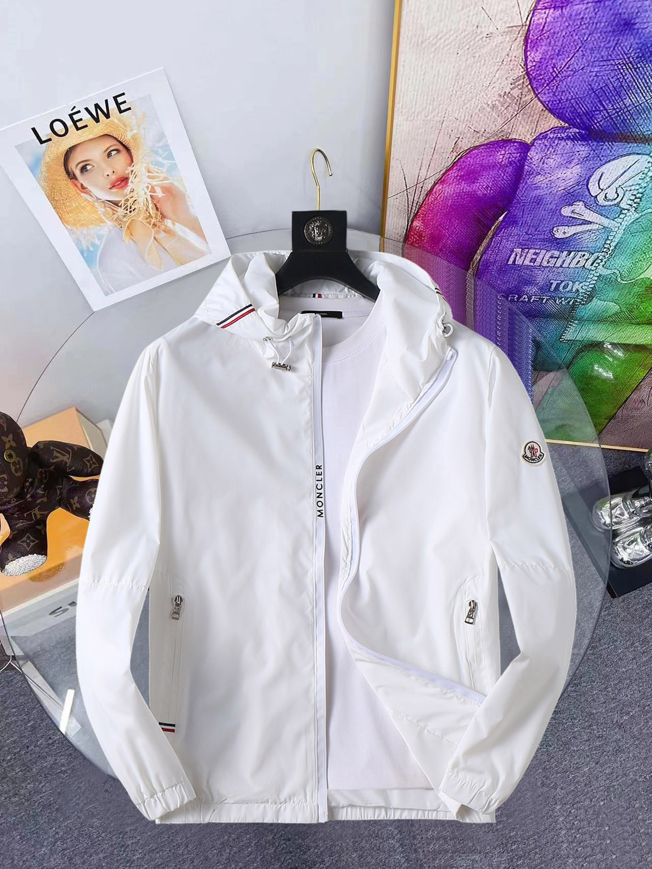 NO:648228,Mengkou The same style as the official website, complete with three labels, on sale in advance 2025ss new men's jacket for autumn, double-sided original single with three labels, high-end version. Custom-made fabrics at the counter. Highly breathable and comfortable, impeccable details, brand element design concept, reflecting high quality. Delicate and soft feel. Casual tailoring, excellent upper body shape. Size M～3XL, maximum wear 195 catties,,Moncler,jackets & coats,jackets & coats,alexander wang19860909蒙口 官网同款,三标齐全,提前发售 2025ss开秋新款男士夹克外套,双面穿原单三标齐全高端版本 专柜定制面料 透气舒适度高,细节无可挑剔,品牌元素设计理念,体现高品质.手感细腻柔软 呈现休闲裁剪,上身版型超赞 码数M～3XL,最大穿195斤,,Moncler,jackets & coats,jackets & coats,alexander wang,Men's clothing