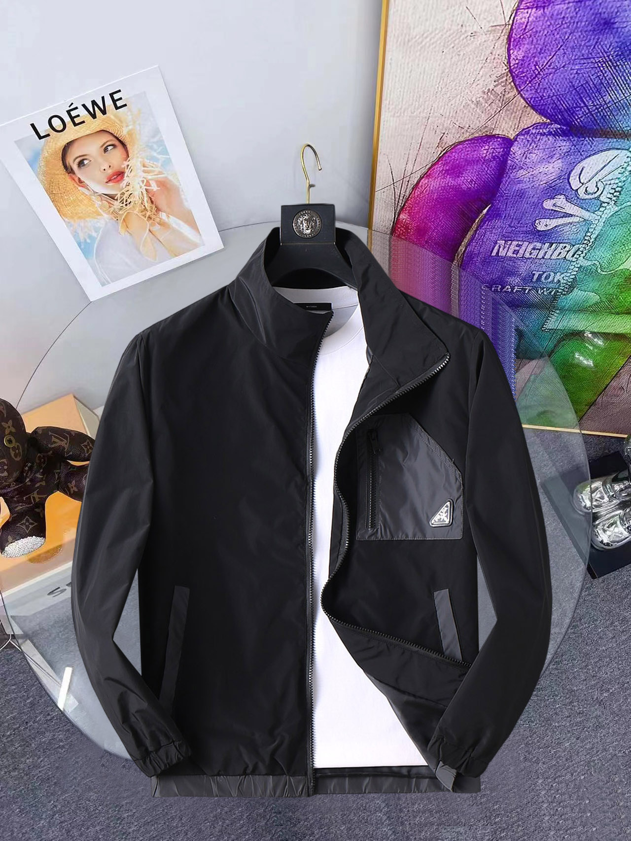 NO:648235,Prada official website same style, complete with three labels, sold in advance. 2025ss new men's jacket for autumn, reversible original single with three labels, high-end version. Custom-made fabrics at the counter. Highly breathable and comfortable, impeccable details, brand element design concept, reflecting high quality. Delicate and soft feel. Casual tailoring, excellent upper body shape. Size M~3XL, maximum wear 195 catties,, prada, jackets & coats, jackets & coats, alexander wang19860909普拉达 官网同款,三标齐全,提前发售 2025ss开秋新款男士夹克外套,双面穿原单三标齐全高端版本 专柜定制面料 透气舒适度高,细节无可挑剔,品牌元素设计理念,体现高品质.手感细腻柔软 呈现休闲裁剪,上身版型超赞 码数M～3XL,最大穿195斤,,prada,jackets & coats,jackets & coats,alexander wang,Men's clothing