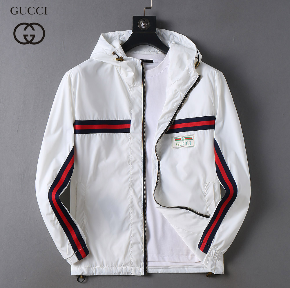 NO:736813,Same style as Gucci's official website, complete with three labels, on sale in advance. 2026ss new spring men's jacket, reversible original single with three labels, high-end version. Custom-made fabrics at the counter. Highly breathable and comfortable, impeccable details, brand element design concept, reflecting high quality. Delicate and soft feel. Casual tailoring, excellent upper body shape. Size M~3XL, maximum wear 195 catties,,jackets & coats,jackets & coats,19860909古奇 官网同款,三标齐全,提前发售 2026ss开春新款男士夹克外套,双面穿原单三标齐全高端版本 专柜定制面料 透气舒适度高,细节无可挑剔,品牌元素设计理念,体现高品质.手感细腻柔软 呈现休闲裁剪,上身版型超赞 码数M～3XL,最大穿195斤,,jackets & coats,jackets & coats,,Men's clothing