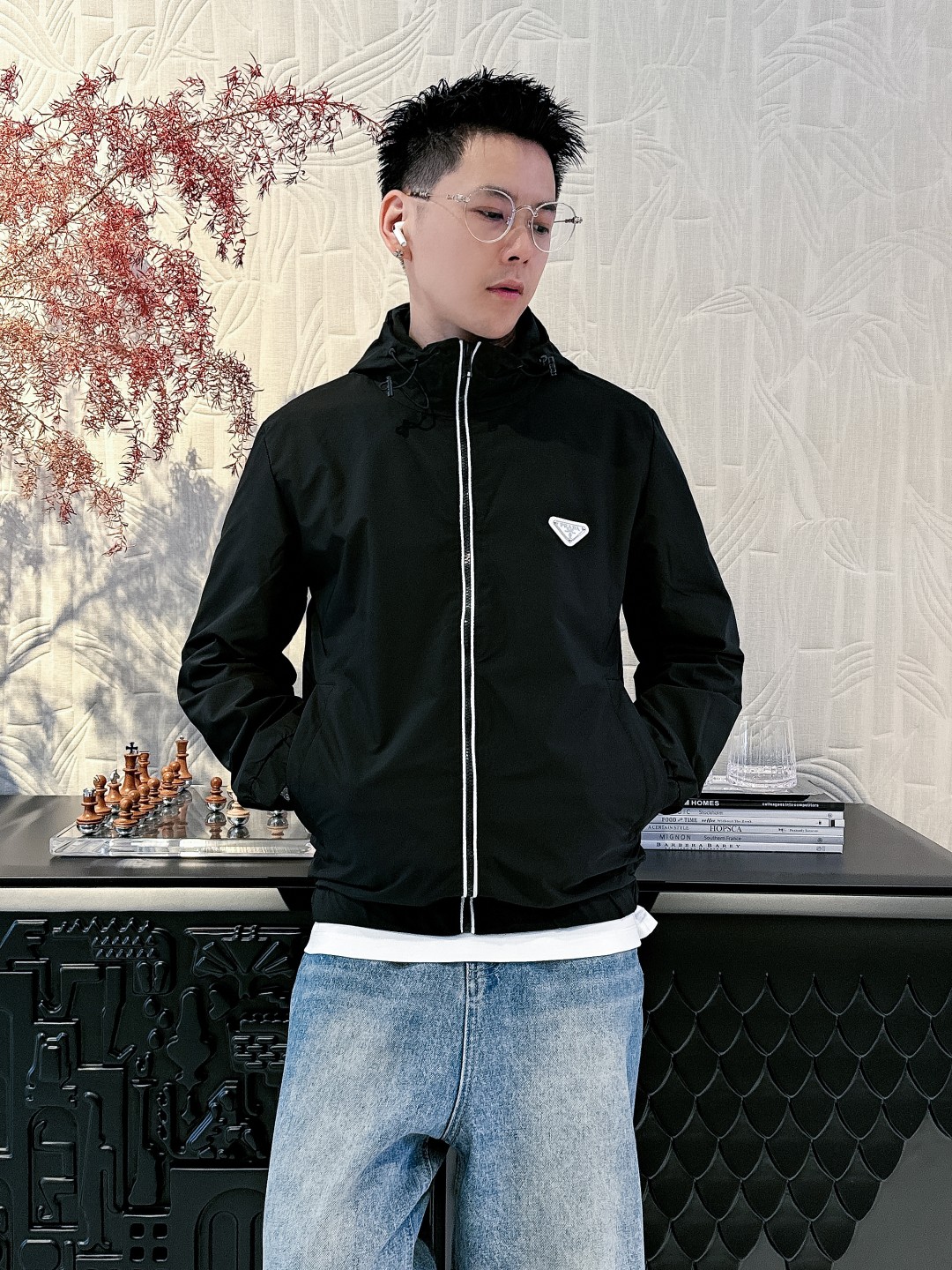 NO:139362,Prada's official website has the same style, complete three standards, and is available in advance. 2025ss Spring New Men's Jacket Jacket, double-sided original single three standards, high-end version, customized counter fabric, breathable and comfortable, impeccable details, brand element design concept, reflecting high quality. The feel is delicate and soft, presents casual cut, and the upper body style is superb. The number of sizes M~3XL, maximum wear 195 catties, prada, jackets & coats, jackets & coats, alexander wang19860909普拉达 官网同款,三标齐全,提前发售 2025ss开春新款男士夹克外套,双面穿原单三标齐全高端版本 专柜定制面料 透气舒适度高,细节无可挑剔,品牌元素设计理念,体现高品质.手感细腻柔软 呈现休闲裁剪,上身版型超赞 码数M～3XL,最大穿195斤,,prada,jackets & coats,jackets & coats,alexander wang,Men's clothing