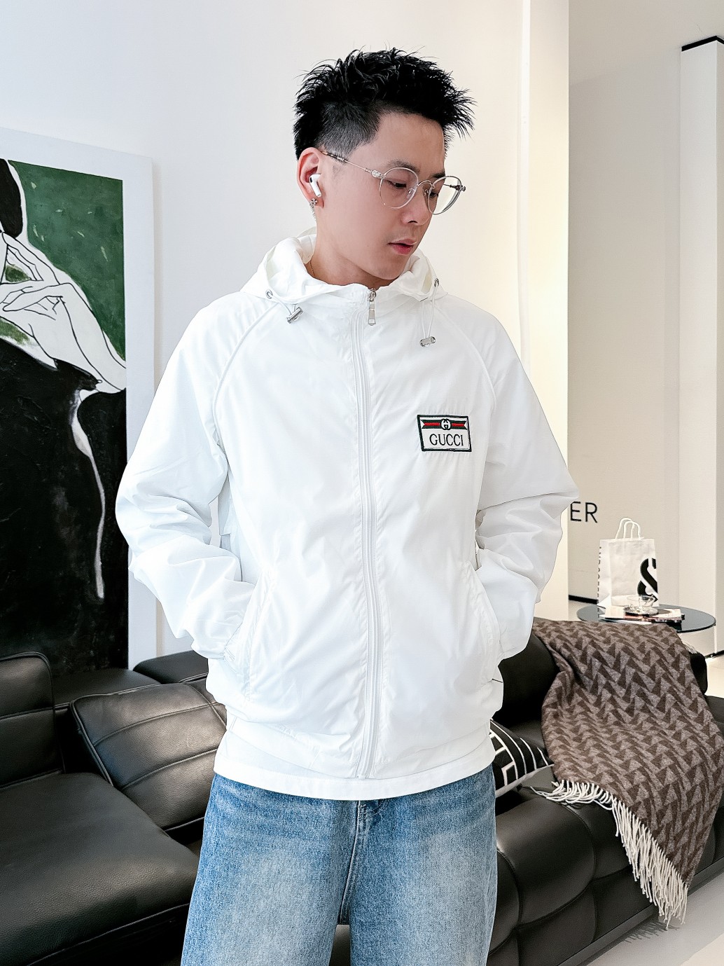 NO:139368,Guqi, the same style on the official website, complete three standards, released in advance. 2025ss Spring New Men's Jacket, double-sided original single three standards, high-end version, customized counter fabric, breathable and comfortable, impeccable details, brand element design concept, reflecting high quality. The feel is delicate and soft, presents casual cut, and the upper body style is superb. The number of sizes M~3XL, maximum wear 195 kilograms, jackets & coats, jackets & coats, alexander wang19860909古奇 官网同款,三标齐全,提前发售 2025ss开春新款男士夹克外套,双面穿原单三标齐全高端版本 专柜定制面料 透气舒适度高,细节无可挑剔,品牌元素设计理念,体现高品质.手感细腻柔软 呈现休闲裁剪,上身版型超赞 码数M～3XL,最大穿195斤,,jackets & coats,jackets & coats,alexander wang,Men's clothing