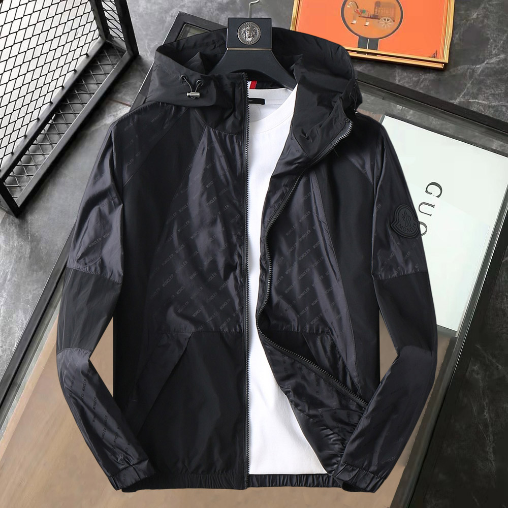 NO:758819,Mengkou The same style as the official website, complete with three labels, on sale in advance. 2026ss new spring men's jacket, double-sided original single with three labels, high-end version. Custom-made fabrics at the counter. High breathability and comfort, impeccable details, brand element design concept, reflecting high quality. Delicate and soft feel. Casual tailoring, excellent upper body shape. Size M~3XL, maximum wear 195 pounds,,Moncler,jackets & coats,jackets & coats,19860909蒙口 官网同款,三标齐全,提前发售 2026ss开春新款男士夹克外套,双面穿原单三标齐全高端版本 专柜定制面料 透气舒适度高,细节无可挑剔,品牌元素设计理念,体现高品质.手感细腻柔软 呈现休闲裁剪,上身版型超赞 码数M～3XL,最大穿195斤,,Moncler,jackets & coats,jackets & coats,,Men's clothing