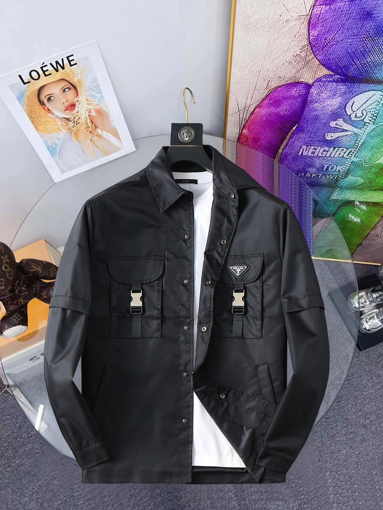 NO:648249,Same style as Prada official website, complete with three labels, sold in advance. 2025ss new autumn men's jacket, double-sided original single with three labels, high-end version. Custom-made fabrics at the counter. Highly breathable and comfortable, impeccable details, brand element design concept, reflecting high quality. Delicate and soft hand feel. Casual tailoring, excellent upper body shape. Size M～3XL, maximum wear 195 catties,, prada, jackets & coats, jackets & coats, alexander wang19860909普拉达官网同款,三标齐全,提前发售 2025ss开秋新款男士夹克外套,双面穿原单三标齐全高端版本 专柜定制面料 透气舒适度高,细节无可挑剔,品牌元素设计理念,体现高品质.手感细腻柔软 呈现休闲裁剪,上身版型超赞 码数M～3XL,最大穿195斤,,prada,jackets & coats,jackets & coats,alexander wang,Men's clothing