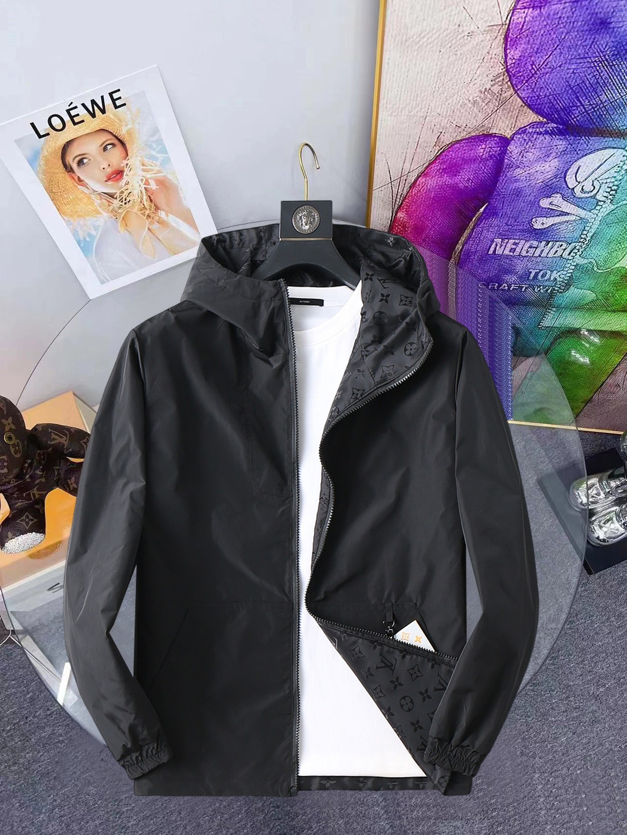 NO:648266,Same style as LV official website, complete with three labels, sold in advance. 2025ss new autumn men's double-sided jacket, reversible original single with three labels, high-end version. Custom-made fabrics at the counter. Highly breathable and comfortable, impeccable details, brand element design concept, reflecting high quality. Delicate and soft feel. Casual tailoring, excellent upper body shape. Size M~3XL, maximum wear 195 catties., louis vuitton, jackets & coats, jackets &  coats,alexander wang19860909LV官网同款,三标齐全,提前发售 2025ss开秋新款男士双面夹克外套,双面穿原单三标齐全高端版本 专柜定制面料 透气舒适度高,细节无可挑剔,品牌元素设计理念,体现高品质.手感细腻柔软 呈现休闲裁剪,上身版型超赞 码数M～3XL,最大穿195斤,,louis vuitton,jackets & coats,jackets & coats,alexander wang,Men's clothing