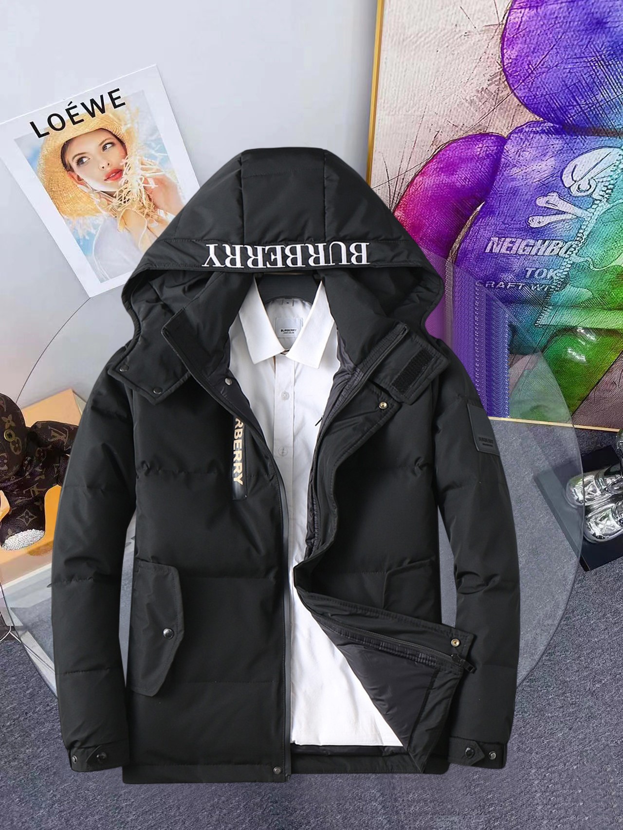 NO:648124,Burberry's 2025 new winter down 90 white duck down jacket, the new product on the show is in perfect condition, comfortable and warm, the color is full and attractive, the very outstanding design can easily enhance the fashion sense, the workmanship is extremely sophisticated and rigorous, and the wiring is neat and meticulous!  A masterpiece from a famous designer!  The upper body does not look bloated and is super handsome!  Counter size M～XXXL,,burberry,jackets & coats,down jacket,alexander wang19860909巴宝莉 2025冬季新款羽绒90白鸭绒外套,秀场新品品相非常完美,舒适保暖,色泽饱满诱人,非常出彩的设计,轻松将时髦感进阶,做工极为考究严谨,走线工整细致！大牌设计师巨作！上身不显臃肿、超级帅气！柜台码数M～XXXL,,burberry,jackets & coats,down jacket,alexander wang,Men's clothing