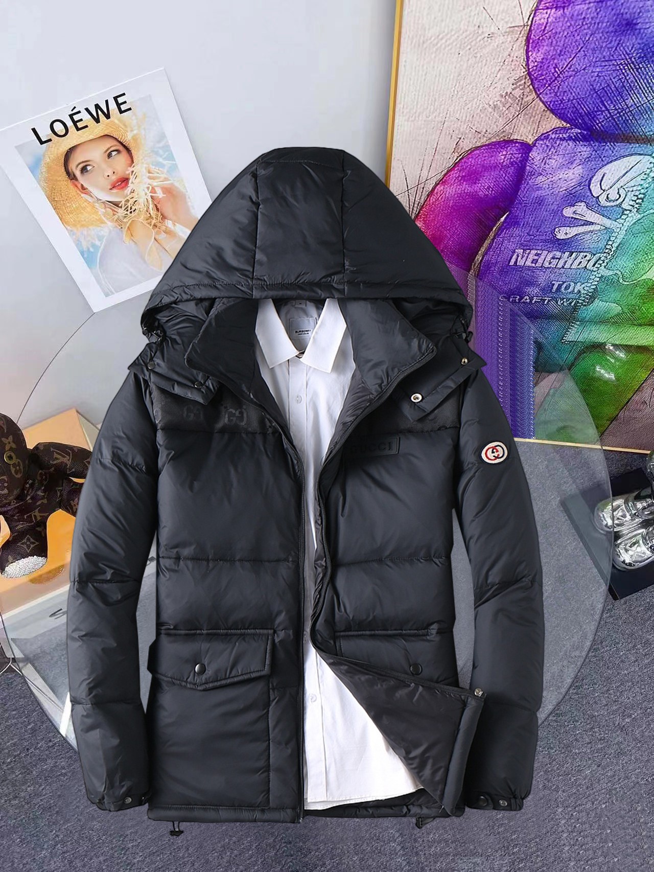 NO:648120,Gucci's 2025 new winter down 90 white duck down jacket, the new product on the show is in perfect condition, comfortable and warm, the color is full and attractive, the very outstanding design easily enhances the sense of fashion, the workmanship is extremely sophisticated and rigorous, and the wiring is neat and meticulous!  A masterpiece from a famous designer!  The upper body does not look bloated and is super handsome!  Counter size M～XXXL,,jackets & coats,down jacket,alexander wang19860909古奇 2025冬季新款羽绒90白鸭绒外套,秀场新品品相非常完美,舒适保暖,色泽饱满诱人,非常出彩的设计,轻松将时髦感进阶,做工极为考究严谨,走线工整细致！大牌设计师巨作！上身不显臃肿、超级帅气！柜台码数M～XXXL,,jackets & coats,down jacket,alexander wang,Men's clothing