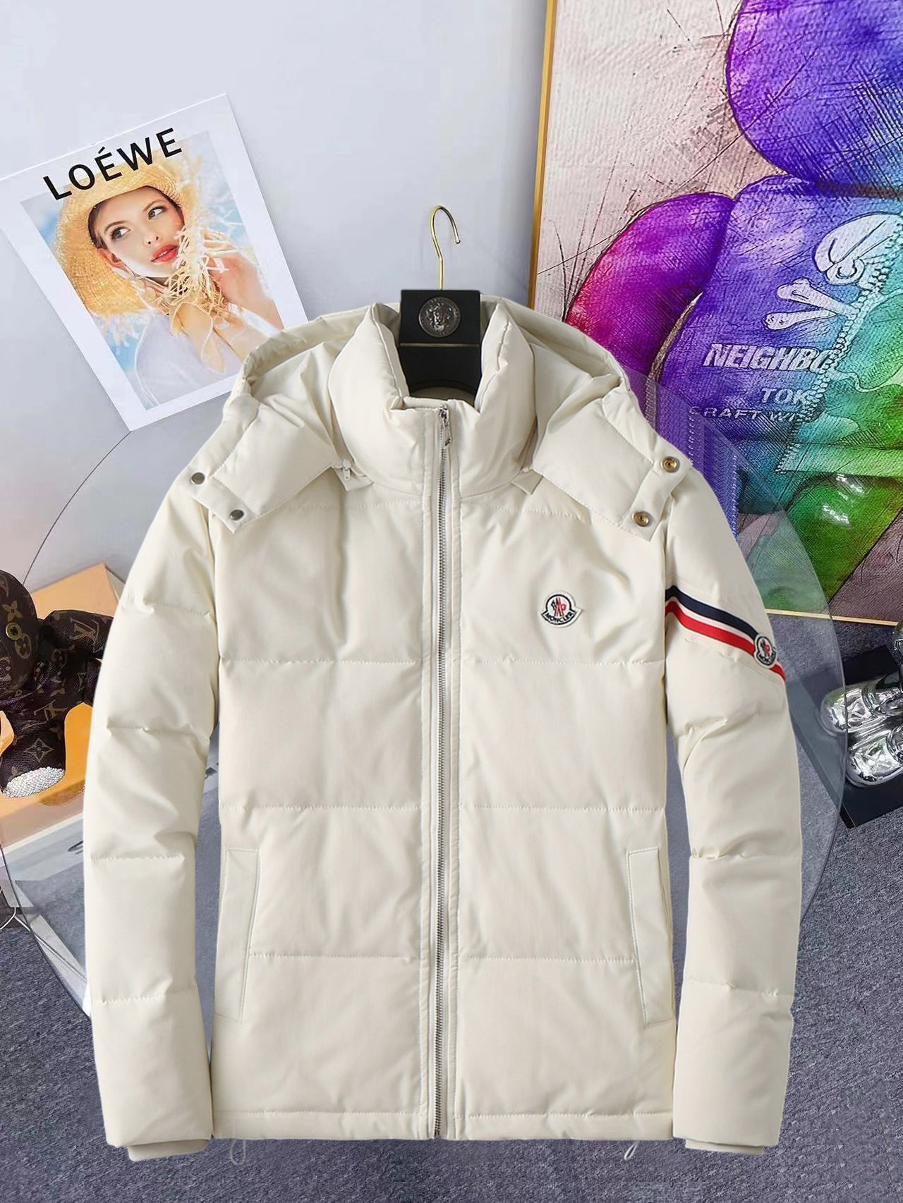 NO:648128,Mengkou 2025 winter new down 90 white duck down jacket, the new product on the show is in perfect condition, comfortable and warm, the color is full and attractive, the very outstanding design can easily enhance the fashion sense, the workmanship is extremely sophisticated and rigorous, and the wiring is neat and meticulous!  A masterpiece from a famous designer!  The upper body does not look bloated and is super handsome!  Counter size M～XXXL,,Moncler,jackets & coats,down jacket,alexander wang19860909蒙口 2025冬季新款羽绒90白鸭绒外套,秀场新品品相非常完美,舒适保暖,色泽饱满诱人,非常出彩的设计,轻松将时髦感进阶,做工极为考究严谨,走线工整细致！大牌设计师巨作！上身不显臃肿、超级帅气！柜台码数M～XXXL,,Moncler,jackets & coats,down jacket,alexander wang,Men's clothing