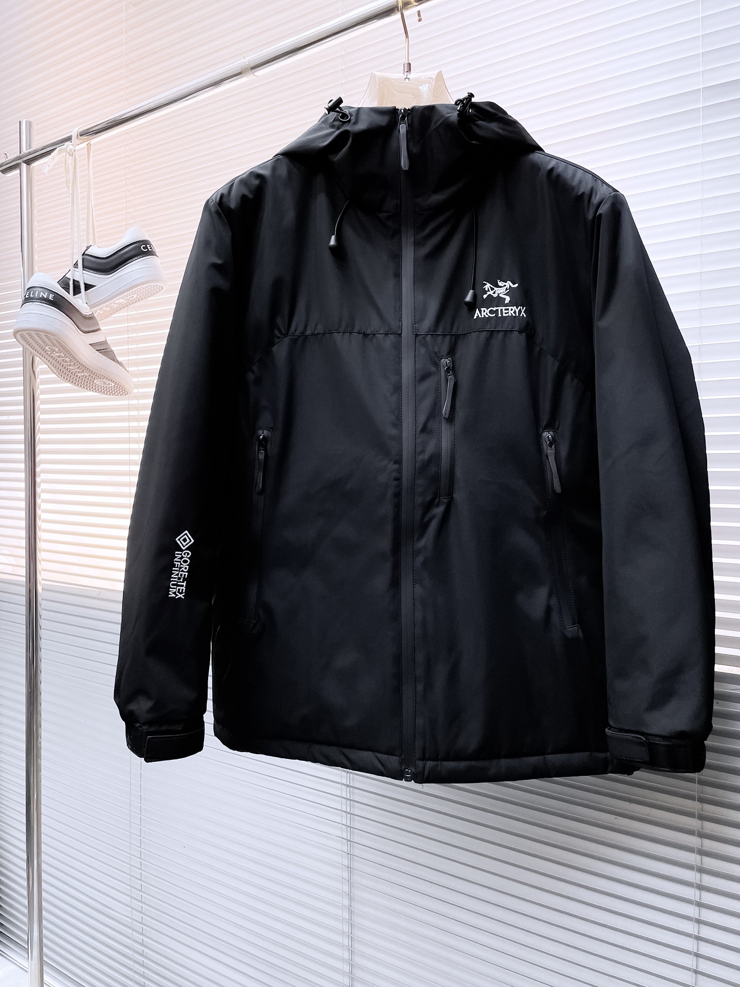 NO:727760,Support replacement after the year!  Arc'teryx's 2025ss winter new down jacket with all three standards, the new product on the show is in perfect condition, comfortable and warm, the color is full and attractive, the design is very outstanding, it can easily enhance the fashion sense, the workmanship is extremely sophisticated and rigorous, and the wiring is neat and meticulous!  A masterpiece from a famous designer!  The upper body does not look bloated and is super handsome!  Available sizes M ~ XXXL, arc'teryx, jackets & coats, down jacket,19860909支持年后退换！ 始祖鸟 三标齐全 2025ss冬季新款羽绒棉服外套,秀场新品品相非常完美,舒适保暖,色泽饱满诱人,非常出彩的设计,轻松将时髦感进阶,做工极为考究严谨,走线工整细致！大牌设计师巨作！上身不显臃肿、超级帅气！现货码数M ～ XXXL,arc'teryx,jackets & coats,down jacket,,Men's clothing