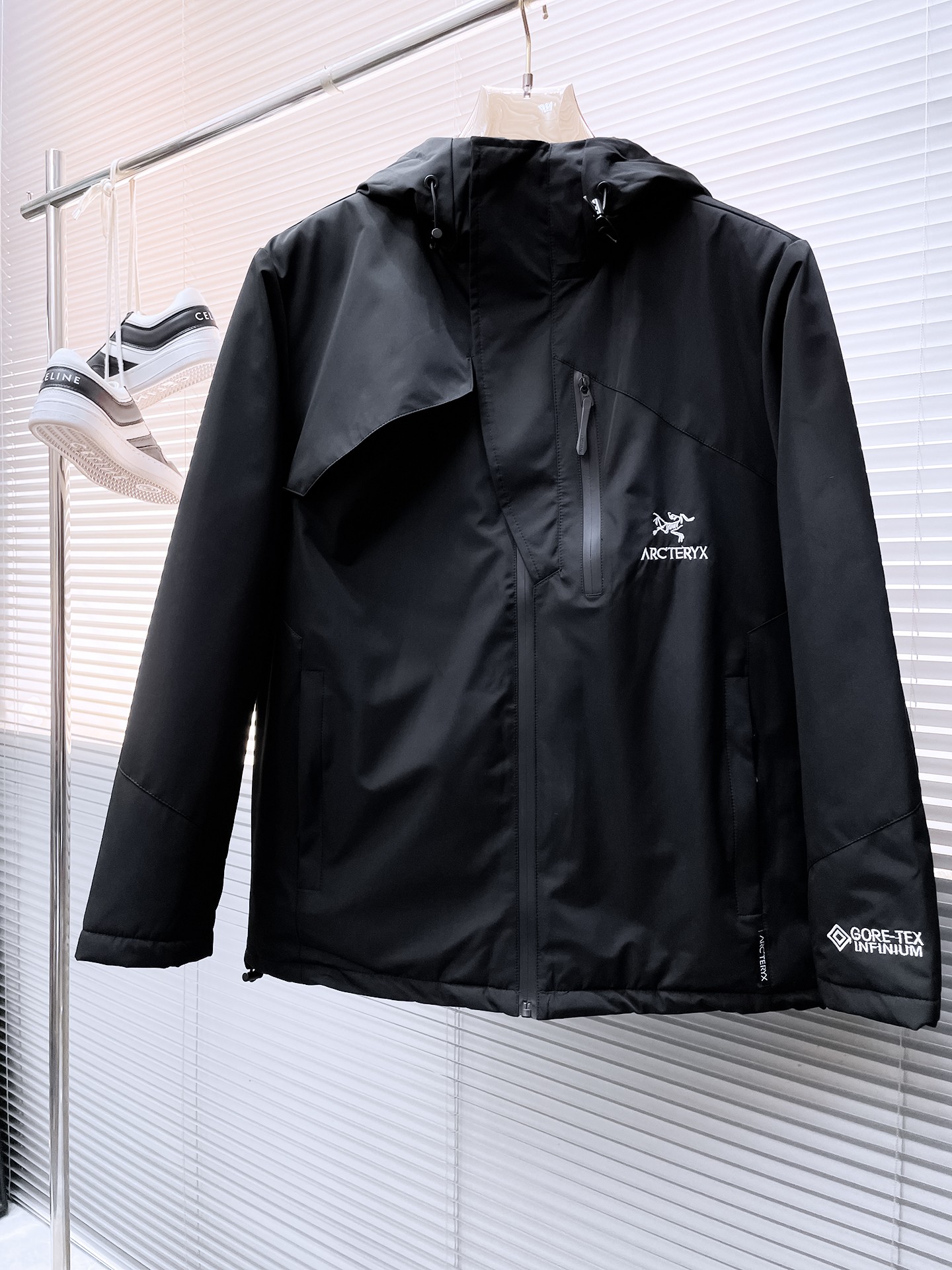 NO:727832,Support replacement after the year!  Arc'teryx's 2025ss winter new down jacket with all three standards, the new product on the show is in perfect condition, comfortable and warm, the color is full and attractive, the design is very outstanding, it can easily enhance the fashion sense, the workmanship is extremely sophisticated and rigorous, and the wiring is neat and meticulous!  A masterpiece from a famous designer!  The upper body does not look bloated and is super handsome!  Available sizes M ~ XXXL, arc'teryx, jackets & coats, down jacket,19860909支持年后退换！ 始祖鸟 三标齐全 2025ss冬季新款羽绒棉服外套,秀场新品品相非常完美,舒适保暖,色泽饱满诱人,非常出彩的设计,轻松将时髦感进阶,做工极为考究严谨,走线工整细致！大牌设计师巨作！上身不显臃肿、超级帅气！现货码数M ～ XXXL,arc'teryx,jackets & coats,down jacket,,Men's clothing