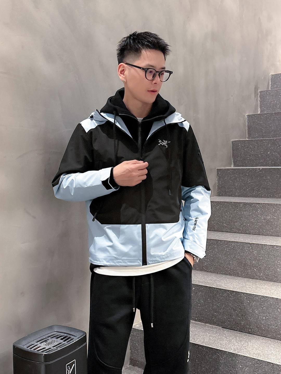 NO:139404,Archaeopteryx is the same as the official website, and is released in advance!  2025ss Spring New Men's Jacket, original single three-standard full high-end version!  With hidden hat, customized fabric for counter, high breathability and comfort, impeccable details, brand element design concept, reflecting high quality. The feel is delicate and soft!  It is casually cut, with a great upper body style!  Number of code M~3XL, maximum wear 195 catties.,arc'teryx,jackets & coats,jackets & coats,hats,alexander wang19860909始祖鸟 官网同款,提前发售！2025ss开春新款男士夹克外套,原单三标齐全高端版本！带隐藏帽,专柜定制面料 透气舒适度高,细节无可挑剔,品牌元素设计理念,体现高品质.手感细腻柔软！呈现休闲裁剪,上身版型超赞！码数M～3XL,最大穿195斤.,arc'teryx,jackets & coats,jackets & coats,hats,alexander wang,Men's clothing