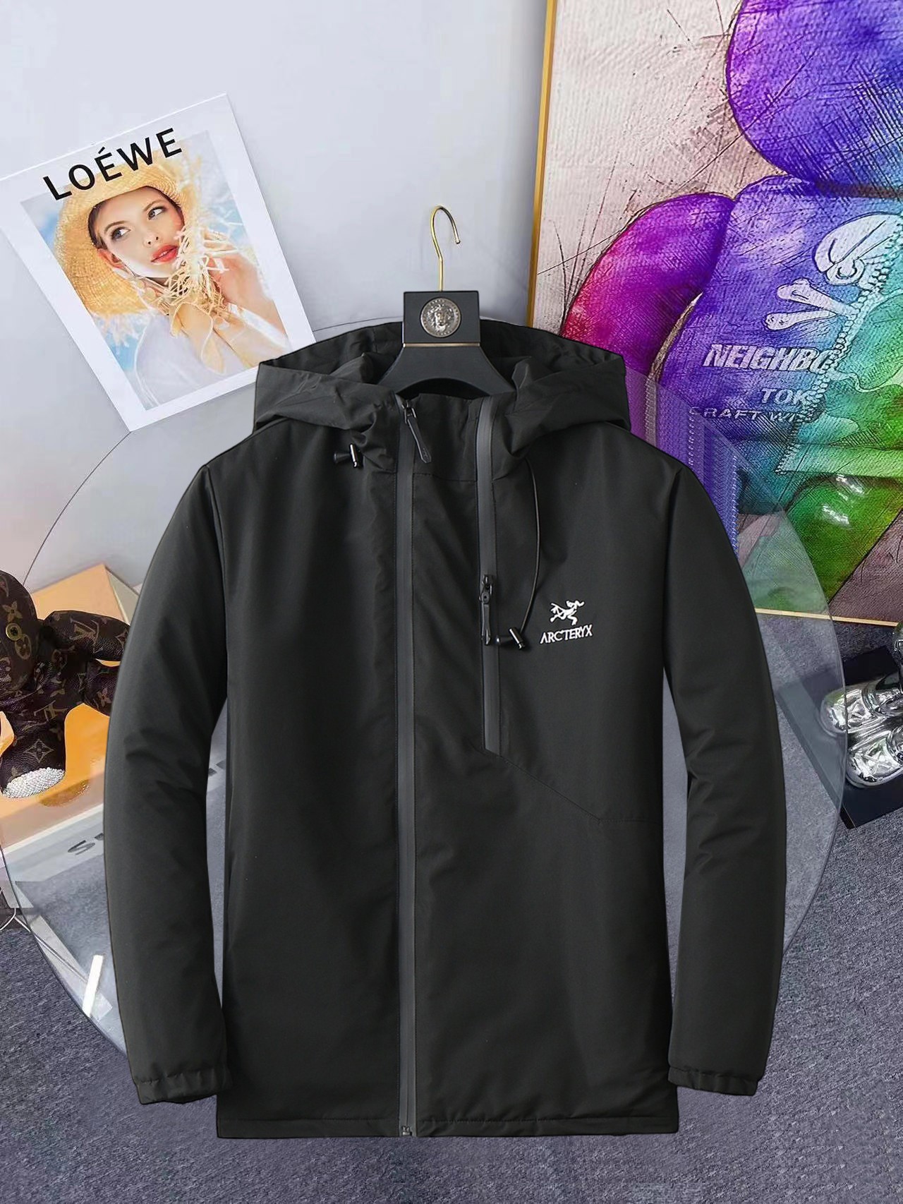 NO:648152,Arc'teryx's 2025ss winter new down jacket with all three standards, the new product on the show is in perfect condition, comfortable and warm, the color is full and attractive, the design is very outstanding, it can easily enhance the fashion sense, the workmanship is extremely sophisticated and rigorous, and the wiring is neat and meticulous!  A masterpiece from a famous designer!  The upper body does not look bloated and is super handsome!  Available size M ~ XXXL,arc'teryx,jackets & coats,down jacket,alexander wang19860909始祖鸟 三标齐全 2025ss冬季新款羽绒棉服外套,秀场新品品相非常完美,舒适保暖,色泽饱满诱人,非常出彩的设计,轻松将时髦感进阶,做工极为考究严谨,走线工整细致！大牌设计师巨作！上身不显臃肿、超级帅气！现货码数M ～ XXXL,arc'teryx,jackets & coats,down jacket,alexander wang,Men's clothing