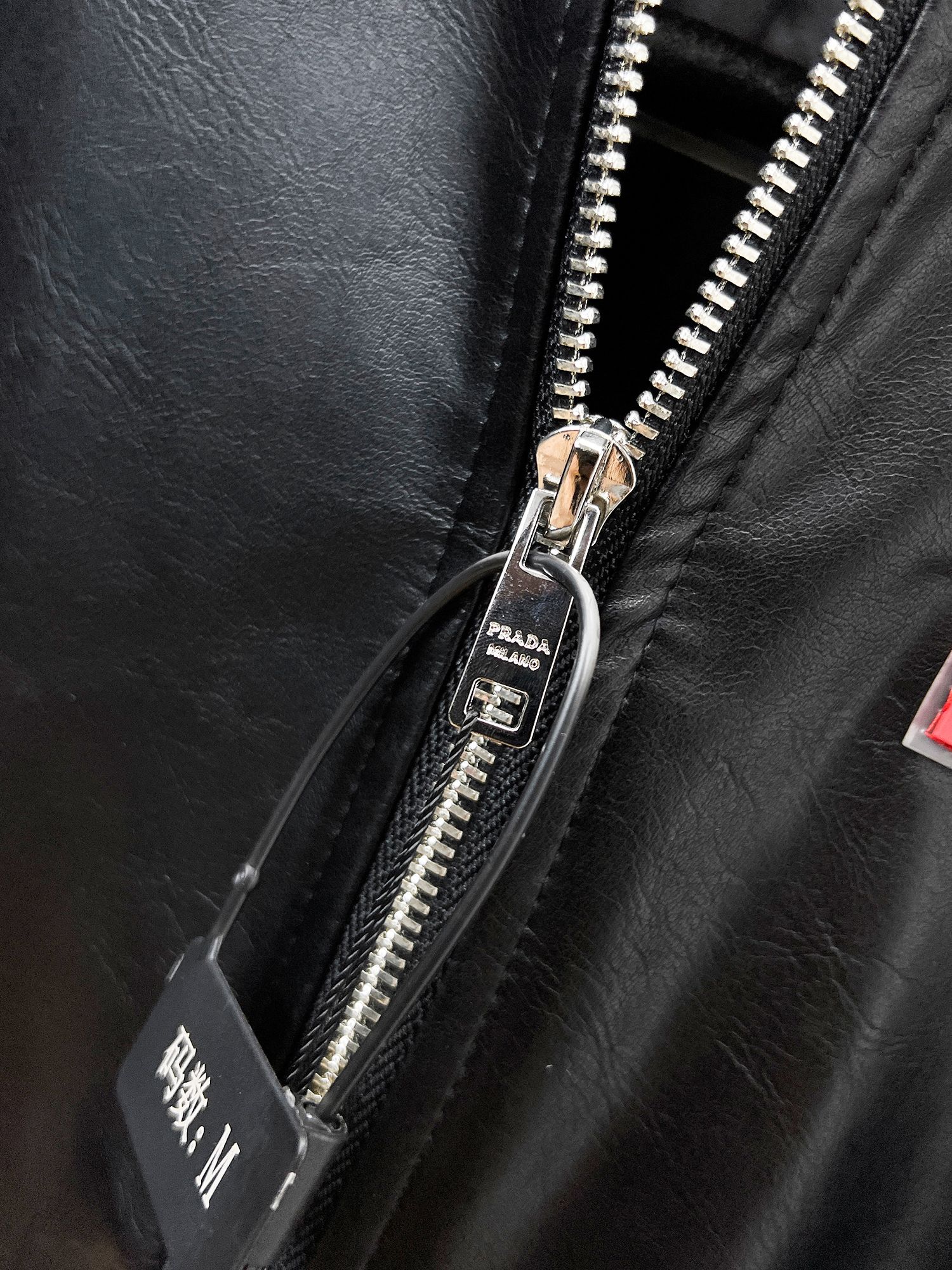 2025 New Men’s Leather Jacket: High-End Design with Hidden Hats and Impeccable Detail - 图片 5