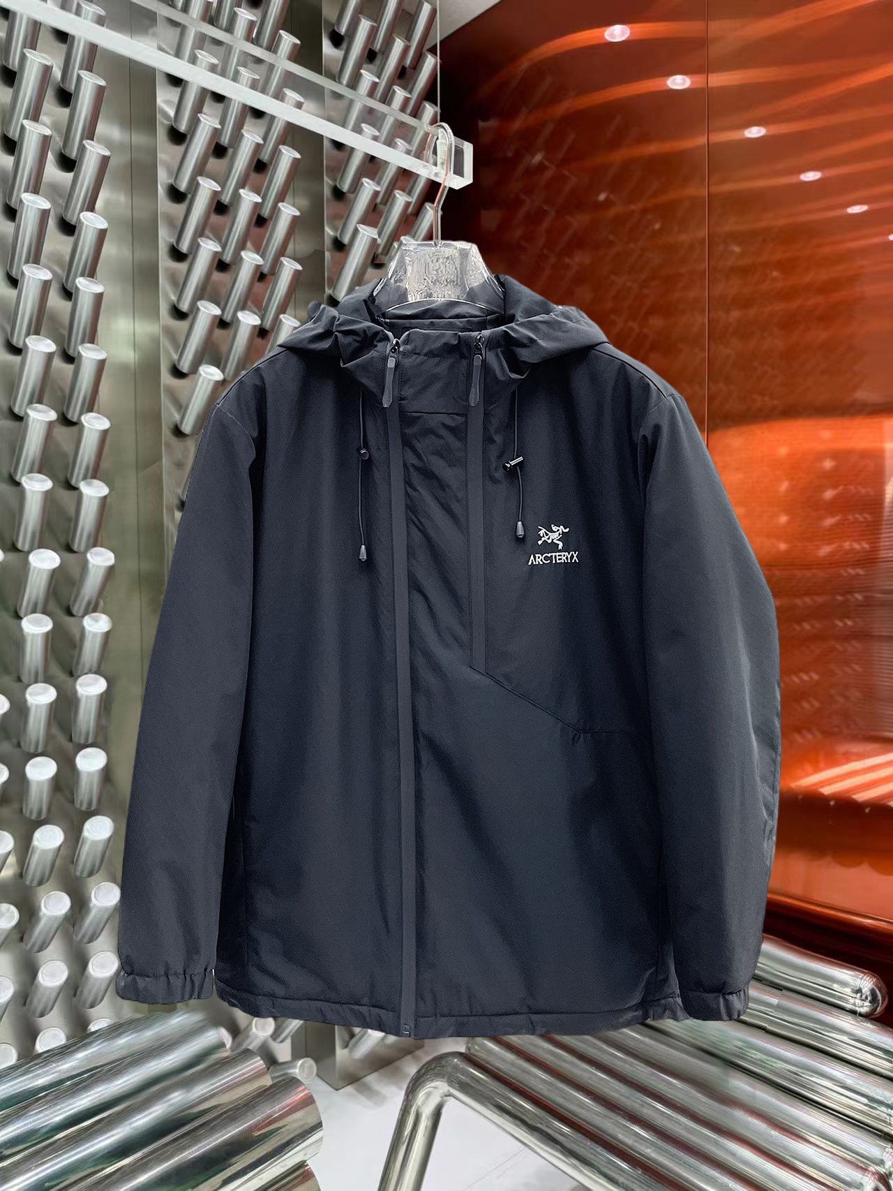 NO:644808,Arc'teryx's 2025ss winter new down jacket with all three standards, the new product on the show is in perfect condition, comfortable and warm, the color is full and attractive, the design is very outstanding, it can easily enhance the fashion sense, the workmanship is extremely sophisticated and rigorous, and the wiring is neat and meticulous!  A masterpiece from a famous designer!  The upper body does not look bloated and is super handsome!  Available size M ~ XXXL,arc'teryx,jackets & coats,down jacket,alexander wang19860909始祖鸟 三标齐全 2025ss冬季新款羽绒棉服外套,秀场新品品相非常完美,舒适保暖,色泽饱满诱人,非常出彩的设计,轻松将时髦感进阶,做工极为考究严谨,走线工整细致！大牌设计师巨作！上身不显臃肿、超级帅气！现货码数M ～ XXXL,arc'teryx,jackets & coats,down jacket,alexander wang,Men's clothing