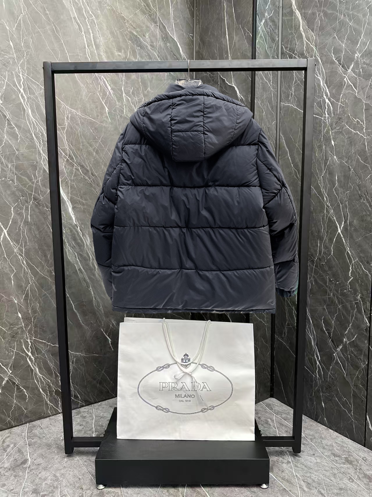   古奇  三标齐全    ss冬季新款羽绒棉服外套，秀场新品‼品相非常完美，舒适保暖，色泽饱满诱人，非