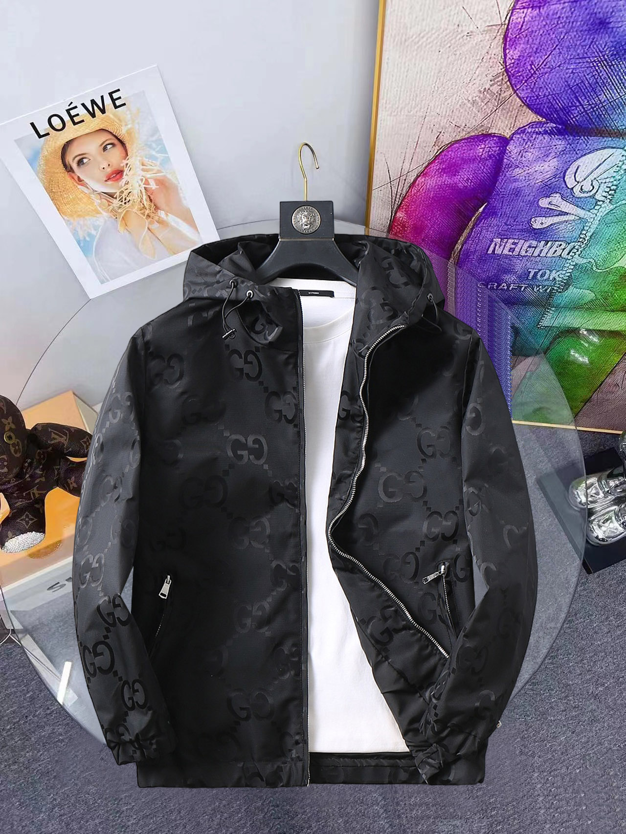 NO:648282,Same style as on the Gucci official website, complete with three labels, on sale in advance. 2025ss new autumn men's jacket, reversible original single with three labels, high-end version. Custom-made fabrics at the counter. Highly breathable and comfortable, impeccable details, brand element design concept, reflecting high quality. Delicate and soft feel. Casual tailoring, excellent upper body shape. Size M～3XL, maximum wear 195 catties,,jackets & coats,jackets & coats,alexander wang19860909古奇官网同款,三标齐全,提前发售 2025ss开秋新款男士夹克外套,双面穿原单三标齐全高端版本 专柜定制面料 透气舒适度高,细节无可挑剔,品牌元素设计理念,体现高品质.手感细腻柔软 呈现休闲裁剪,上身版型超赞 码数M～3XL,最大穿195斤,,jackets & coats,jackets & coats,alexander wang,Men's clothing