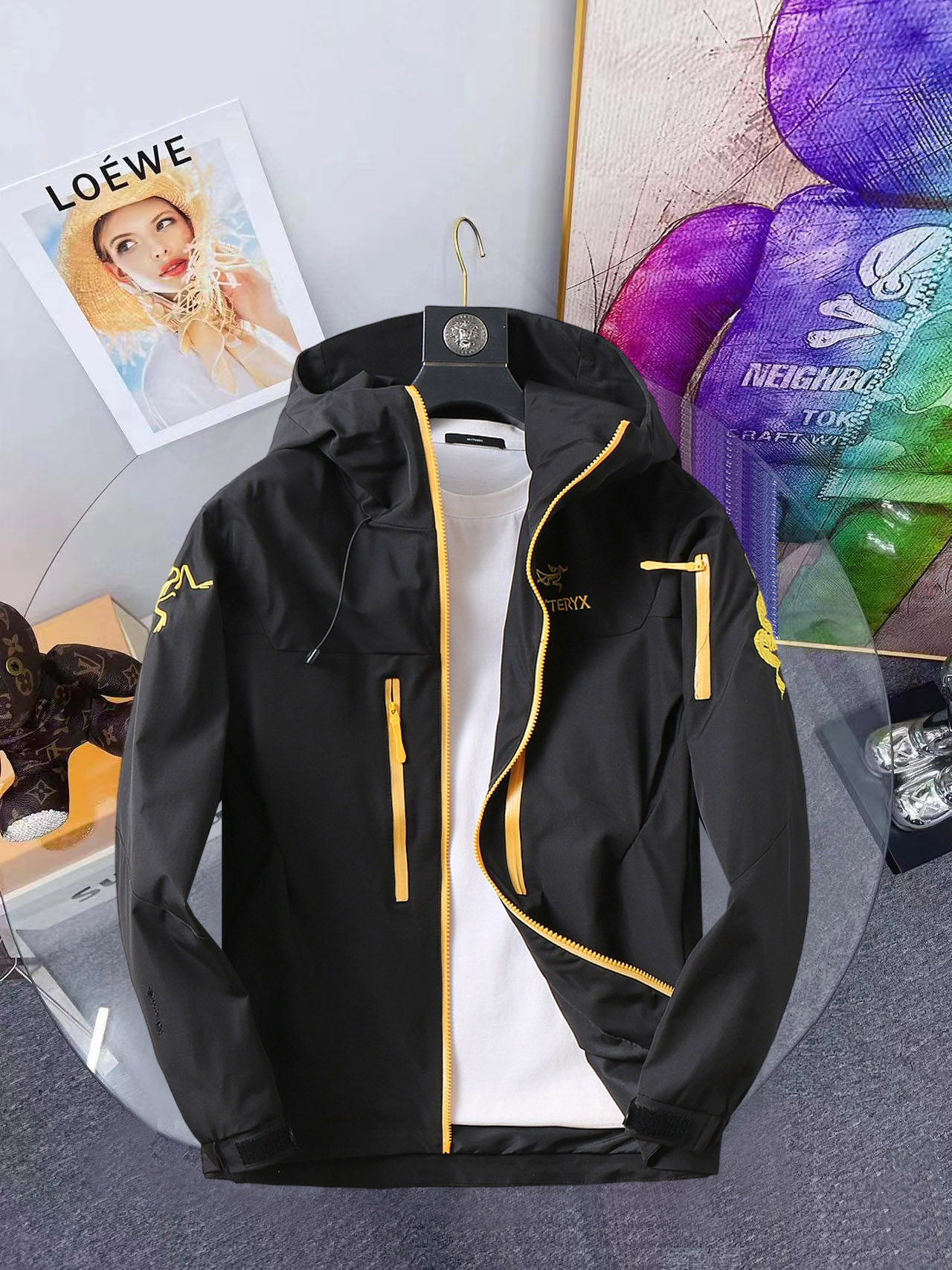 NO:648286,Same style as Arc'teryx official website, complete with three labels, on sale in advance. 2025 SS new men's jacket for autumn, double-sided original single with three labels, high-end version. Custom-made fabrics at the counter. Highly breathable and comfortable, impeccable details, brand element design concept, reflecting high quality. Delicate and soft feel. Casual tailoring, excellent upper body shape. Size M~3XL, maximum wear 195 catties, arc'teryx, jackets & coats, jackets &  coats,alexander wang19860909始祖鸟官网同款,三标齐全,提前发售 2025ss开秋新款男士夹克外套,双面穿原单三标齐全高端版本 专柜定制面料 透气舒适度高,细节无可挑剔,品牌元素设计理念,体现高品质.手感细腻柔软 呈现休闲裁剪,上身版型超赞 码数M～3XL,最大穿195斤,arc'teryx,jackets & coats,jackets & coats,alexander wang,Men's clothing