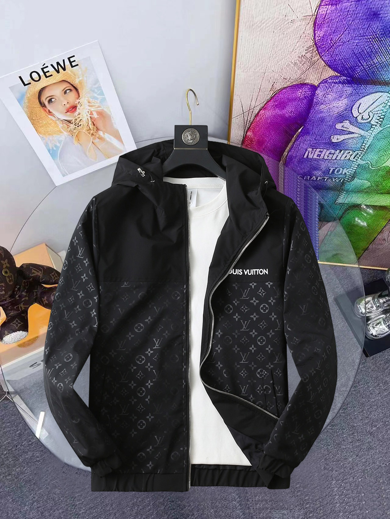 NO:648315,Same style as LV official website, complete with three labels, on sale in advance. 2025ss new autumn men's jacket, double-sided original single with three labels, high-end version. Custom-made fabrics at the counter. Highly breathable and comfortable, impeccable details, brand element design concept, reflecting high quality. Delicate and soft feel. Casual tailoring, excellent upper body shape. Size M～3XL, maximum wearing capacity is 195 pounds. Louis vuitton, jackets & coats, jackets & coats, alexander  wang19860909LV官网同款,三标齐全,提前发售 2025ss开秋新款男士夹克外套,双面穿原单三标齐全高端版本 专柜定制面料 透气舒适度高,细节无可挑剔,品牌元素设计理念,体现高品质.手感细腻柔软 呈现休闲裁剪,上身版型超赞 码数M～3XL,最大穿195斤,,louis vuitton,jackets & coats,jackets & coats,alexander wang,Men's clothing