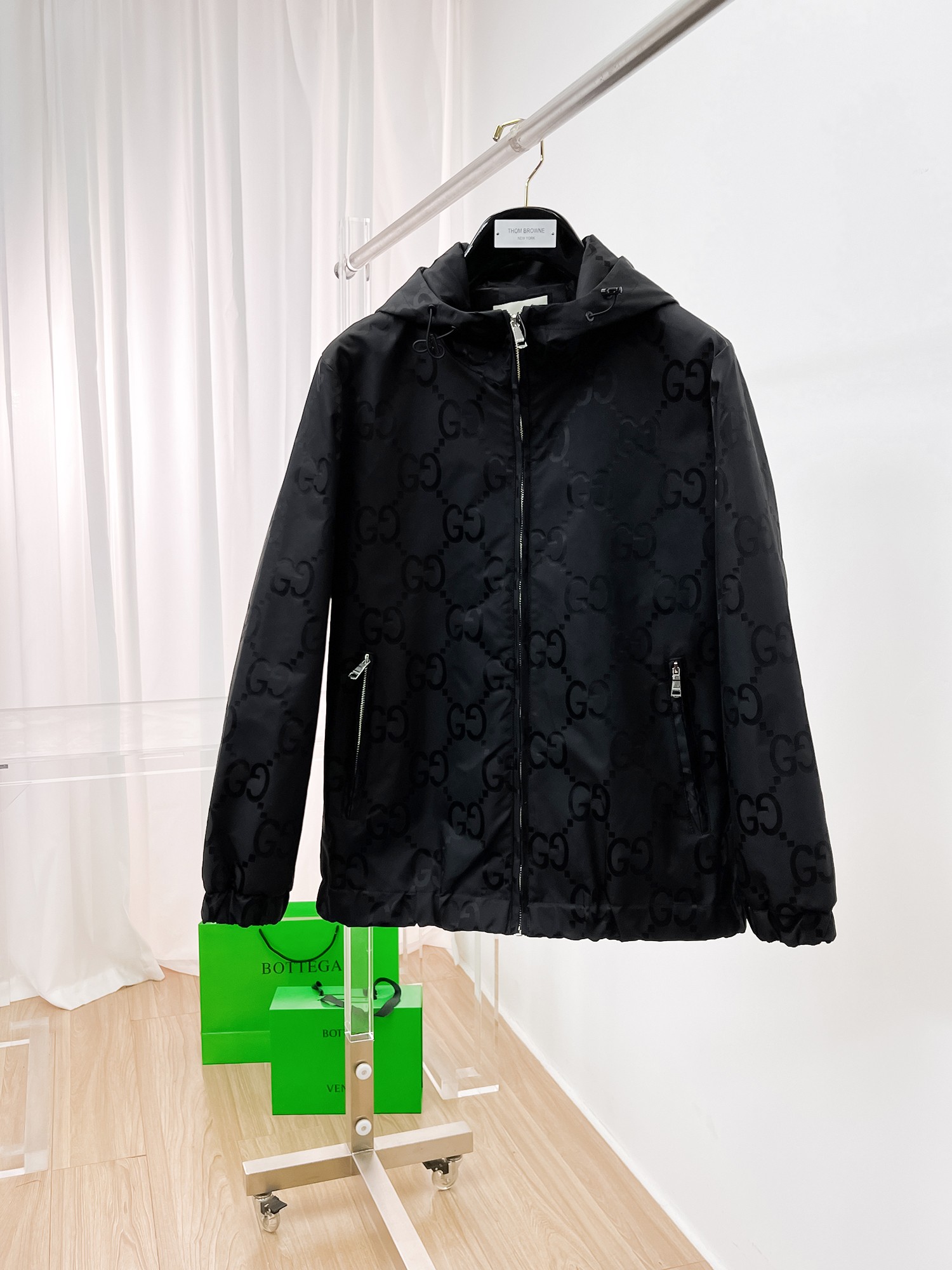 NO:135288,Archaeopteryx is the same as the official website, and is released in advance!  2025ss Spring New Men's Jacket, original single three-standard full high-end version!  With hidden hat, customized fabric for counter, high breathability and comfort, impeccable details, brand element design concept, reflecting high quality. The feel is delicate and soft!  It is casually cut, with a great upper body style!  Number of code M~3XL, maximum wear 195 catties.,arc'teryx,jackets & coats,jackets & coats,hats,alexander wang19860909始祖鸟 官网同款,提前发售！2025ss开春新款男士夹克外套,原单三标齐全高端版本！带隐藏帽,专柜定制面料 透气舒适度高,细节无可挑剔,品牌元素设计理念,体现高品质.手感细腻柔软！呈现休闲裁剪,上身版型超赞！码数M～3XL,最大穿195斤.,arc'teryx,jackets & coats,jackets & coats,hats,alexander wang,Men's clothing