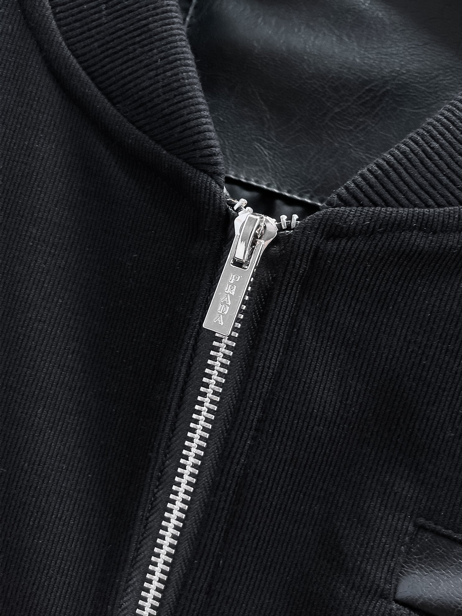 Prada P990 Online Sale: 2025 Men’s Leather Jacket with High-End Features - 图片 5