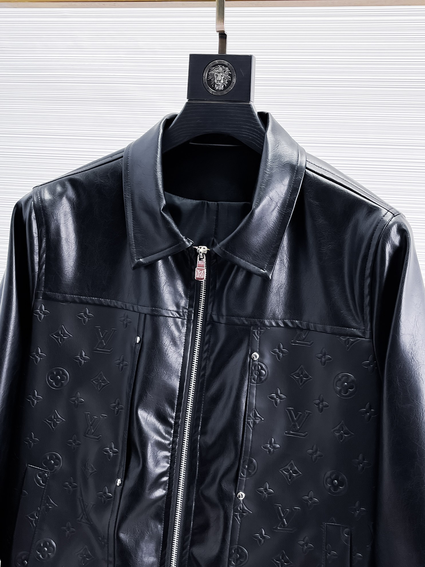 2025 New Man’s Leather Jacket: High-End Design with Hidden Hats and Impeccable Details - 图片 4
