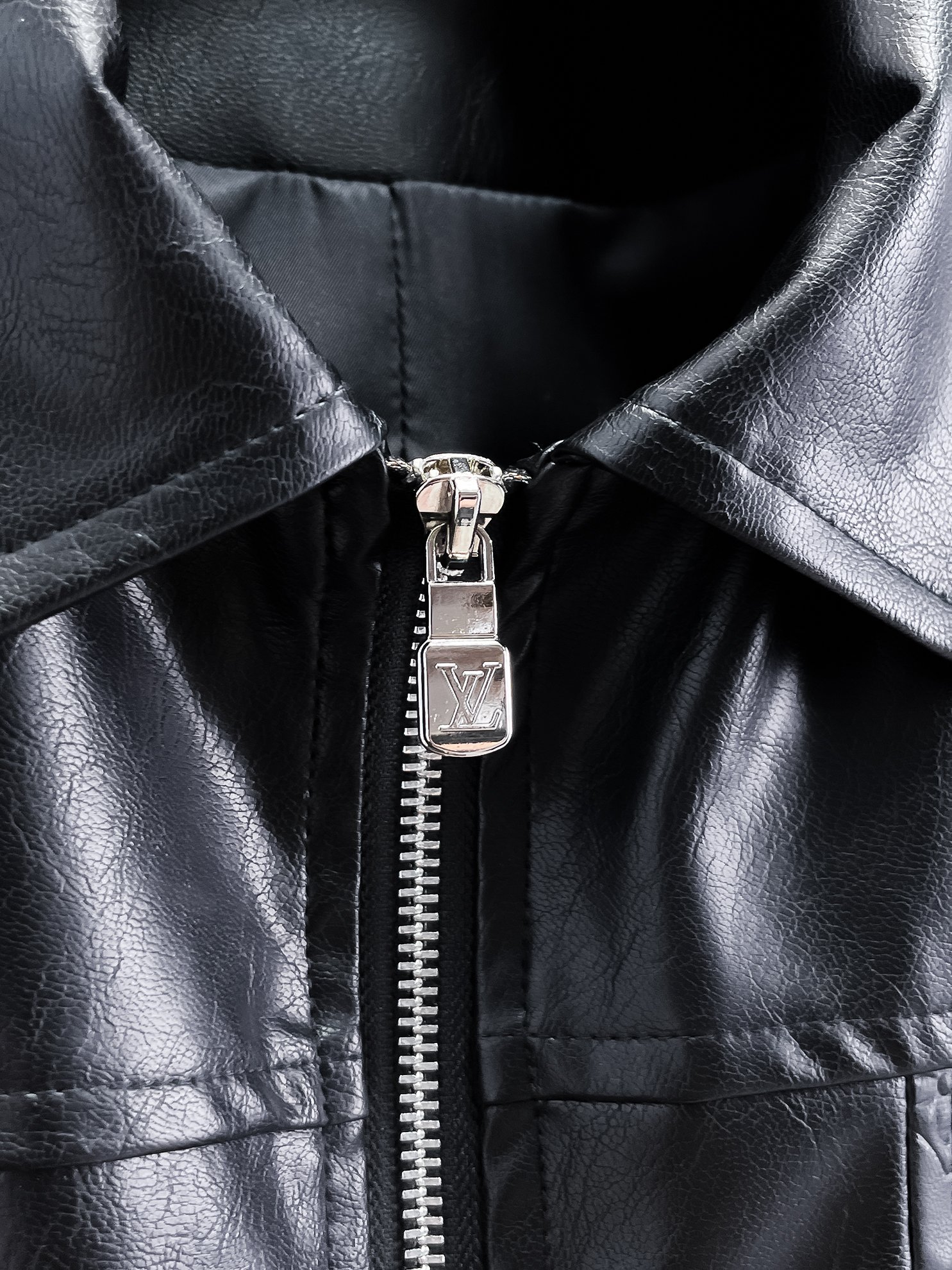 2025 New Man’s Leather Jacket: High-End Design with Hidden Hats and Impeccable Details - 图片 5
