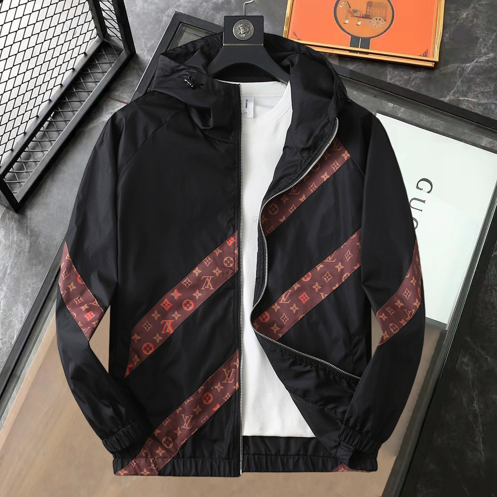 NO:758829,The same style as the LV official website, complete with three labels, sold in advance. 2026ss new spring men's jacket, reversible original single with three labels, high-end version. Custom-made fabrics at the counter. Highly breathable and comfortable, impeccable details, brand element design concept, reflecting high quality. Delicate and soft feel. Casual tailoring, excellent upper body shape. Size M~3XL, maximum wearing capacity is 195 pounds. Louis vuitton, jackets & coats,jackets & coats,19860909LV 官网同款,三标齐全,提前发售 2026ss开春新款男士夹克外套,双面穿原单三标齐全高端版本 专柜定制面料 透气舒适度高,细节无可挑剔,品牌元素设计理念,体现高品质.手感细腻柔软 呈现休闲裁剪,上身版型超赞 码数M～3XL,最大穿195斤,,louis vuitton,jackets & coats,jackets & coats,,Men's clothing