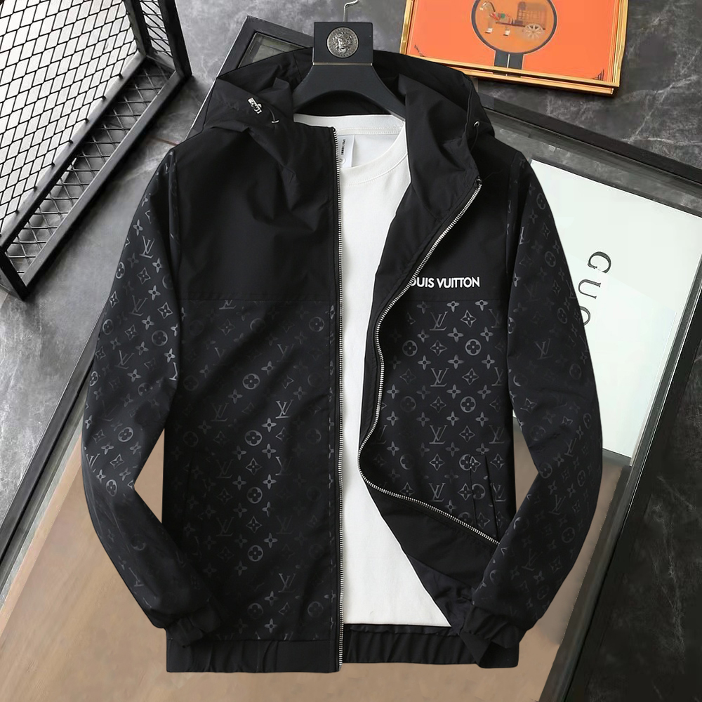 NO:758848,The same style as the LV official website, complete with three labels, sold in advance. 2026ss new spring men's jacket, reversible original single with three labels, high-end version. Custom-made fabrics at the counter. Highly breathable and comfortable, impeccable details, brand element design concept, reflecting high quality. Delicate and soft feel. Casual tailoring, excellent upper body shape. Size M~3XL, maximum wearing capacity is 195 pounds. Louis vuitton, jackets & coats,jackets & coats,19860909LV 官网同款,三标齐全,提前发售 2026ss开春新款男士夹克外套,双面穿原单三标齐全高端版本 专柜定制面料 透气舒适度高,细节无可挑剔,品牌元素设计理念,体现高品质.手感细腻柔软 呈现休闲裁剪,上身版型超赞 码数M～3XL,最大穿195斤,,louis vuitton,jackets & coats,jackets & coats,,Men's clothing