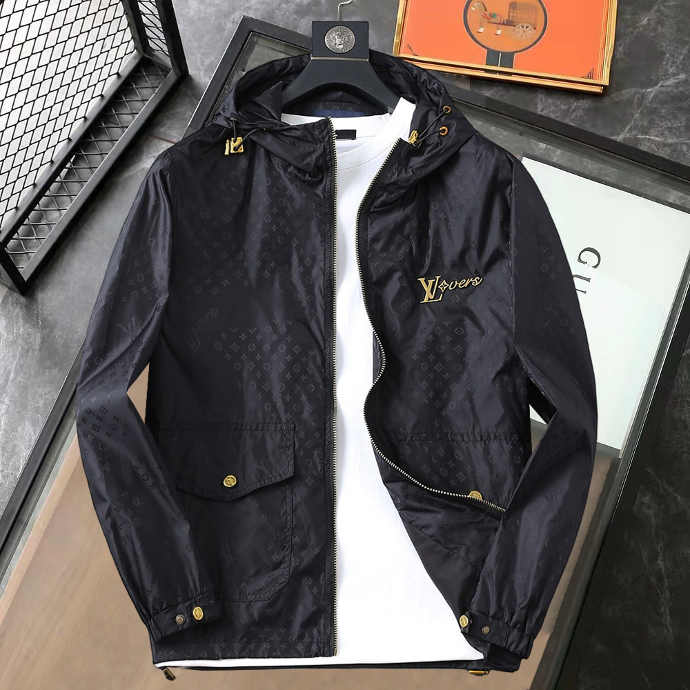 NO:758878,Same style on LV official website, on sale in advance!  2026ss new spring men's jackets, original high-end version with three standards!  With hidden hood, custom-made fabrics at the counter, highly breathable and comfortable, impeccable details, brand element design concept, reflecting high quality. It feels delicate and soft!  It presents a casual cut and the upper body shape is awesome!  Size M～3XL, maximum wear is 195kg.,,louis vuitton,jackets & coats,jackets & coats,hats,19860909LV官网同款,提前发售！2026ss开春新款男士夹克外套,原单三标齐全高端版本！带隐藏帽,专柜定制面料 透气舒适度高,细节无可挑剔,品牌元素设计理念,体现高品质.手感细腻柔软！呈现休闲裁剪,上身版型超赞！码数M～3XL,最大穿195斤.,,louis vuitton,jackets & coats,jackets & coats,hats,,Men's clothing
