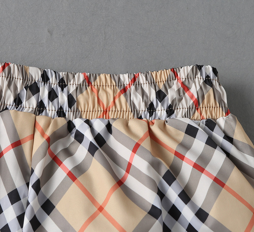 Burberry 巴宝莉 2026ss夏季新款 休闲双面穿短裤