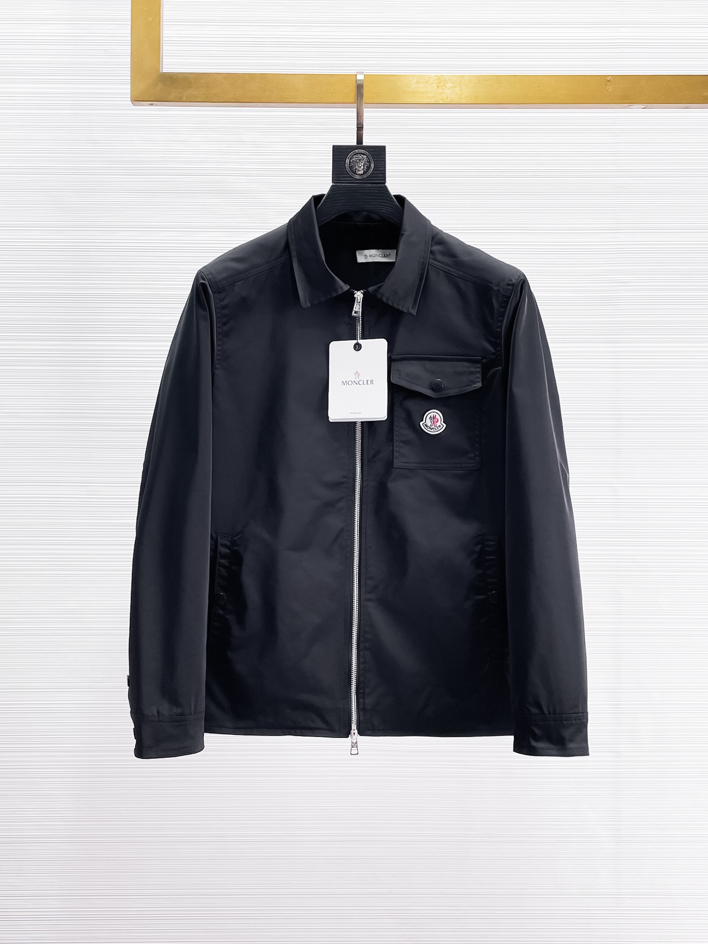 NO:869192,Same style as Mengkou official website, complete with three labels, sold in advance. 2026ss new spring men's jacket, reversible original single with three labels, high-end version. Custom-made fabrics at the counter. Highly breathable and comfortable, impeccable details, brand element design concept, reflecting high quality. Delicate and soft feel. Casual tailoring, excellent upper body size. M～3XL, maximum wear 195 catties,,Moncler,jackets & coats,jackets & coats,19860909蒙口官网同款,三标齐全,提前发售 2026ss开春新款男士夹克外套,双面穿原单三标齐全高端版本 专柜定制面料 透气舒适度高,细节无可挑剔,品牌元素设计理念,体现高品质.手感细腻柔软 呈现休闲裁剪,上身版型超赞 码数M～3XL,最大穿195斤,,Moncler,jackets & coats,jackets & coats,,Men's clothing