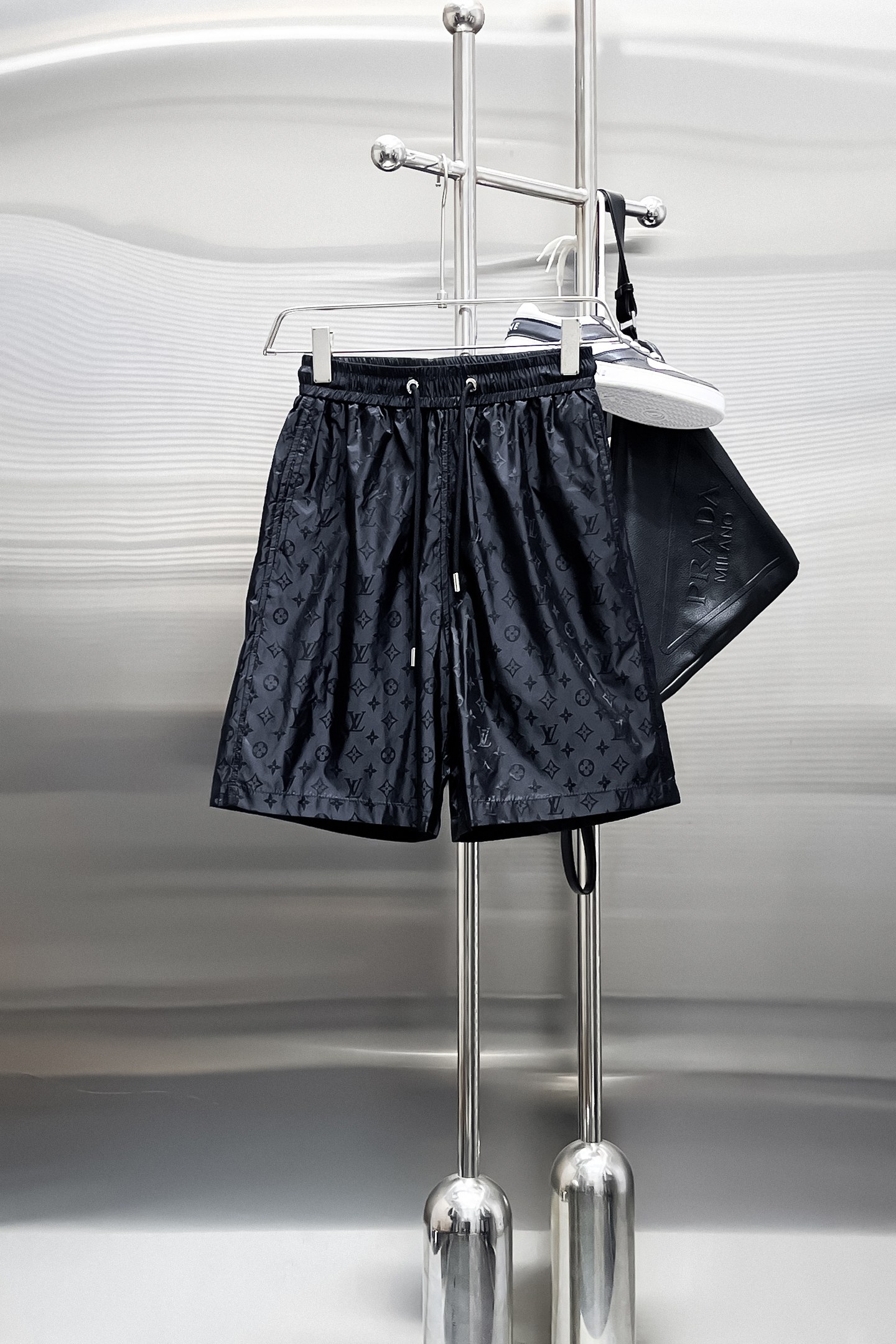 NO:870319,LV three-standard complete 2026 summer new men's casual shorts, advanced custom-made breathable fabrics, extremely breathable, elastic and comfortable, impeccable details, top-grade accessories, original logo design concept, delicate and soft feel!  The upper body fit is awesome!  Sizes M-XXXL, please state your height and weight when ordering,,louis vuitton,shorts,19860909LV 三标齐全 2026夏季新款男士休闲短裤,高级定制面料透气面料 透气弹力舒适度极高,细节无可挑剔,顶级辅料配备,原版logo设计理念,手感细腻柔软！上身版型超赞！尺码M-XXXL下单报身高体重,,louis vuitton,shorts,,Men's clothing
