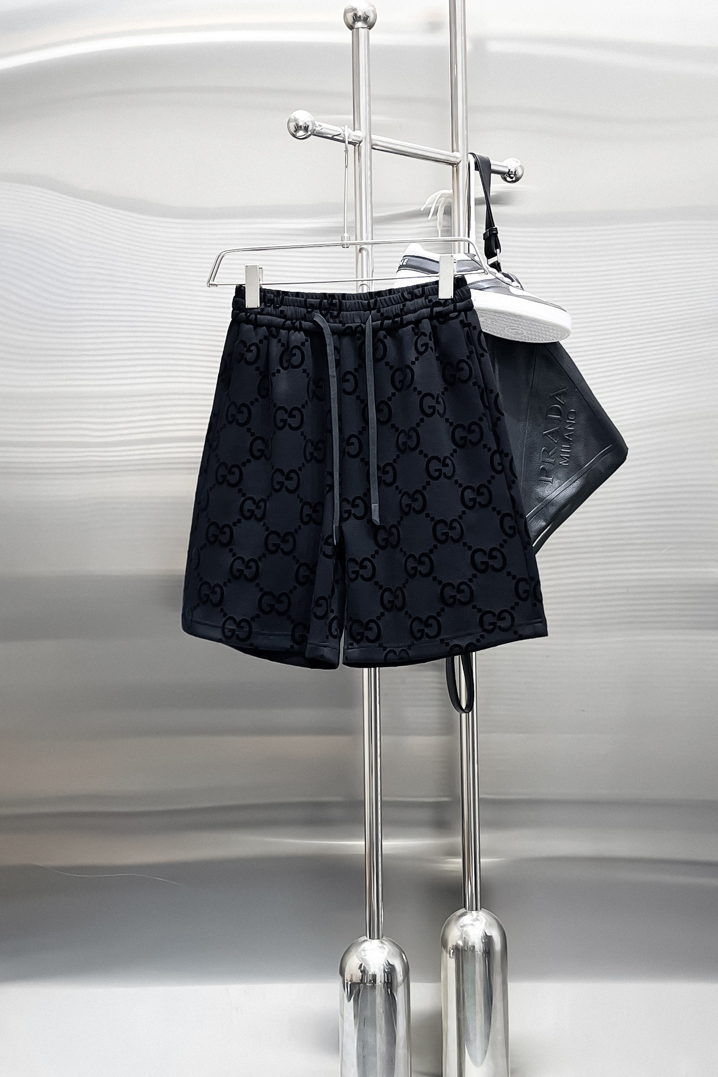 NO:870367,Gucci's three-standard complete 2026 new summer men's casual shorts, advanced custom-made breathable fabrics, extremely breathable, elastic and comfortable, impeccable details, top-grade accessories, original logo design concept, delicate and soft feel!  The upper body fit is awesome!  Sizes M-XXXL, please state your height and weight when ordering,,shorts,19860909古奇 三标齐全 2026夏季新款男士休闲短裤,高级定制面料透气面料 透气弹力舒适度极高,细节无可挑剔,顶级辅料配备,原版logo设计理念,手感细腻柔软！上身版型超赞！尺码M-XXXL下单报身高体重,,shorts,,Men's clothing