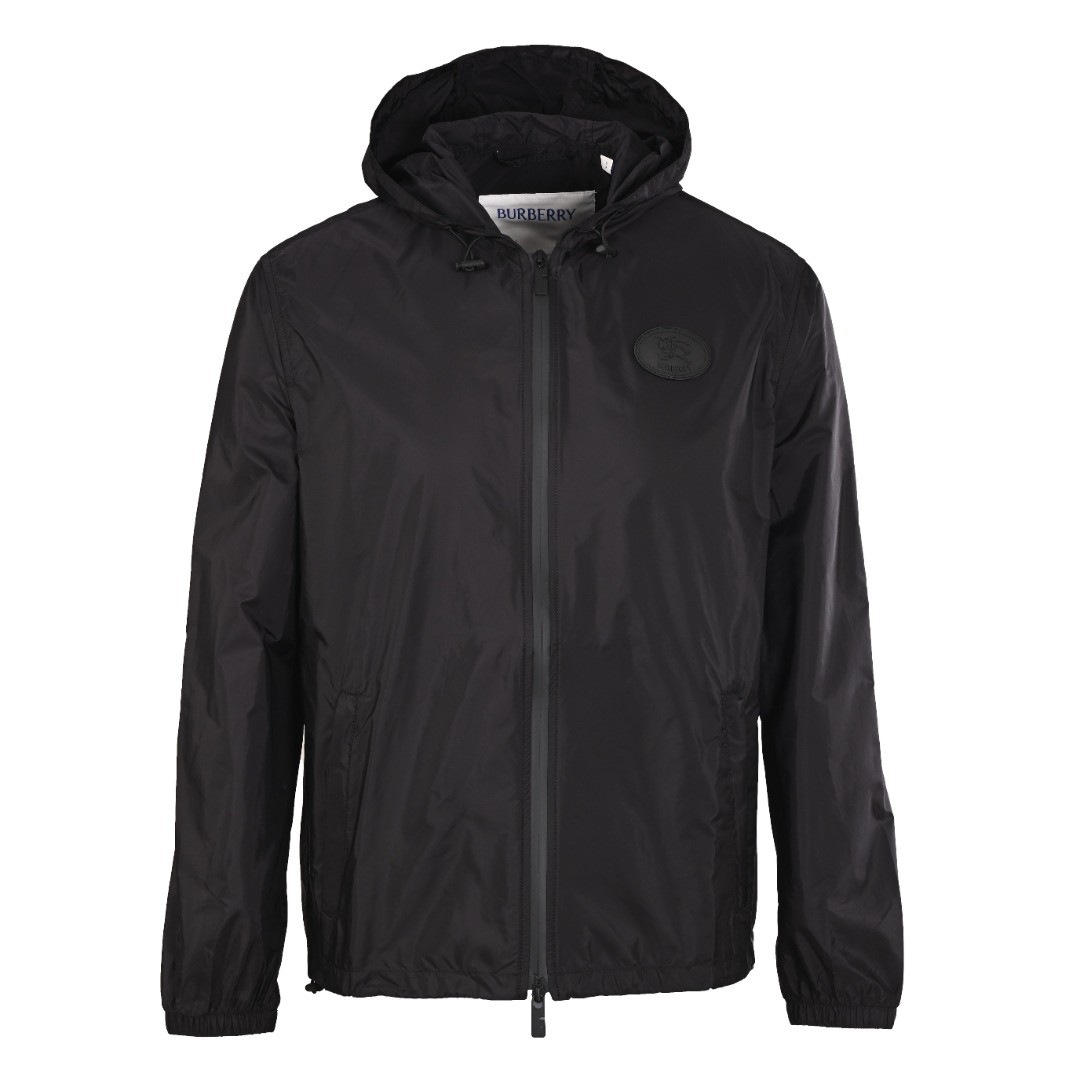 NO:954405,(Refined real shot, worry-free after-sales service BURBERRY BBR back war horse knight seal joint jacket Nylon fabric made of polyamide fiber. Its molecular chain structure gives it a strong ability to resist friction and wear. It also has high breaking strength, nodule strength, and good toughness, allowing it to withstand large tensile forces and impact forces and is not easily damaged. After special weaving technology and anti-static treatment, the breathability and anti-static properties are significantly improved. It greatly improves the wearing experience. During the printing process of glue printing, the glue will form a thick gel layer, making the printed pattern have a three-dimensional effect. It not only enhances the visual effect of the printing, but also makes the hand feel richer and has good durability. After the glue printing is cured, the printed pattern is closely integrated with the fabric and is not easy to fall off. Customized accessories Size: M~3XL,,burberry,burberry,jackets & coats,jackets & coats,19860909(精修实拍 售后无忧 BURBERRY巴宝莉BBR 后背战马骑士印章联名夹克外套 选用聚酰胺纤维打造的尼龙面料.其分子链结构赋予它极强的抵抗摩擦和磨损的能力.同时具有很高的断裂强度和结节强度,韧性好等特点,使其能承受较大的拉力和冲击力不易破损.通过特殊编织工艺和防静电处理之后,透气性和防静电性能得到显著提升,大大改善穿着体验.胶浆印花在印制过程中,胶浆会形成一层厚厚的胶质层,使得印花图案具有立体感.不仅增强了印花的视觉效果,还使得手感更加丰富.耐久性好.胶浆印花经过固化处理后,印花图案与面料紧密结合,不易脱落.定制辅料 Size: M~3XL,,burberry,burberry,jackets & coats,jackets & coats,,Men's clothing