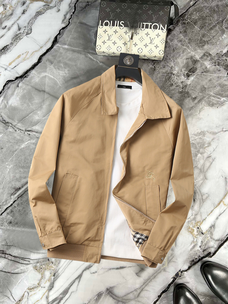 Burberry Men's Lightweight Harrington Jacket - Classic Style, Comfortable Fit