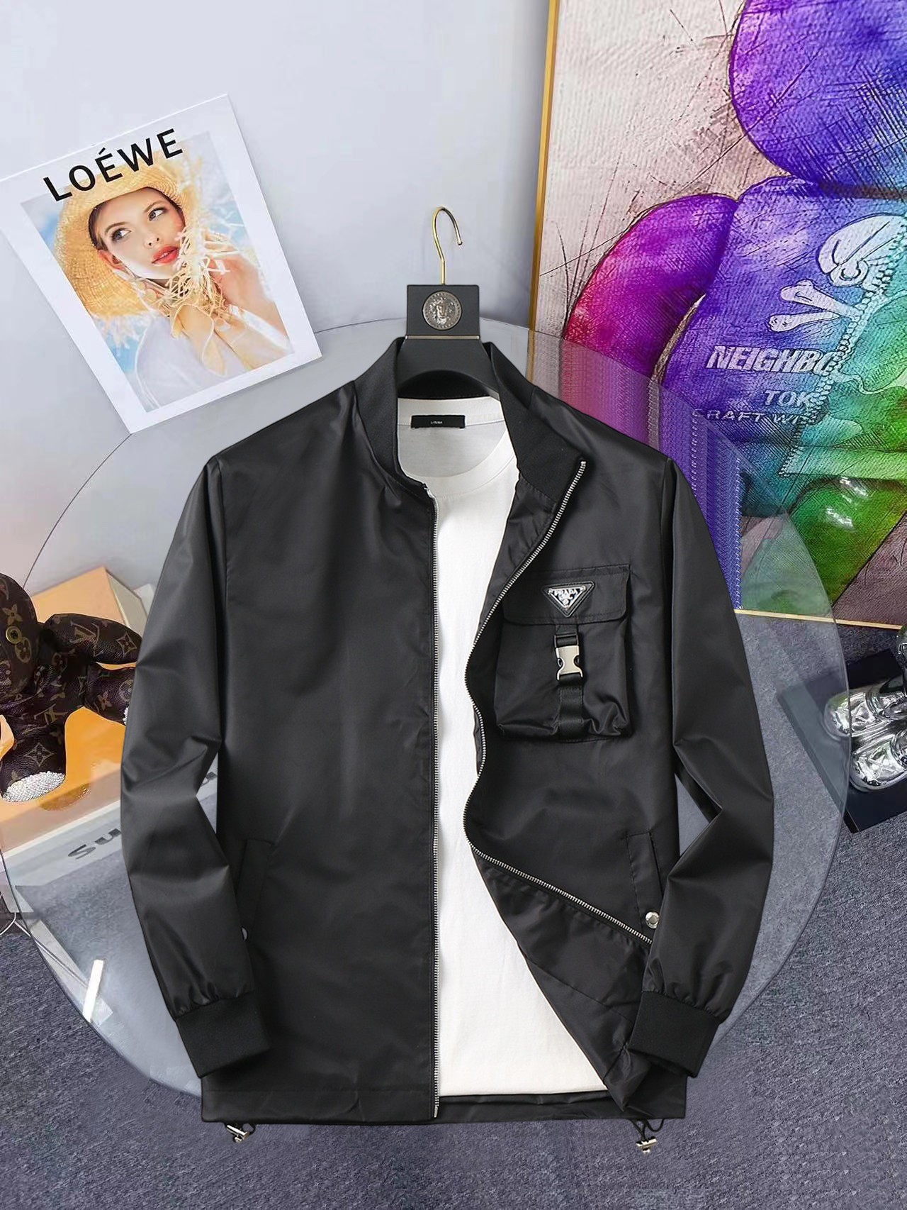 NO:648316,Same style as Prada official website, complete with three labels, sold in advance. 2025ss new autumn men's jacket, double-sided original single with three labels, high-end version. Custom-made fabrics at the counter. Highly breathable and comfortable, impeccable details, brand element design concept, reflecting high quality. Delicate and soft hand feel. Casual tailoring, excellent upper body shape. Size M～3XL, maximum wear 195 catties,, prada, jackets & coats, jackets & coats, alexander wang19860909普拉达官网同款,三标齐全,提前发售 2025ss开秋新款男士夹克外套,双面穿原单三标齐全高端版本 专柜定制面料 透气舒适度高,细节无可挑剔,品牌元素设计理念,体现高品质.手感细腻柔软 呈现休闲裁剪,上身版型超赞 码数M～3XL,最大穿195斤,,prada,jackets & coats,jackets & coats,alexander wang,Men's clothing