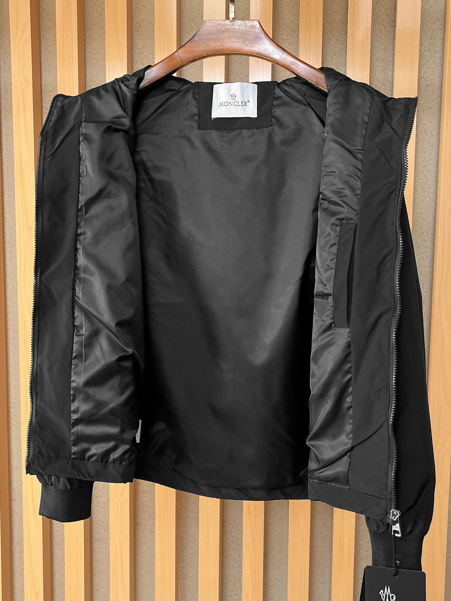 🌟🌟蒙口、2025新款男士休闲定制夹克外套。穿上简约干练的休闲外套，瞬间重回时髦霸气，又是活力满满的状态