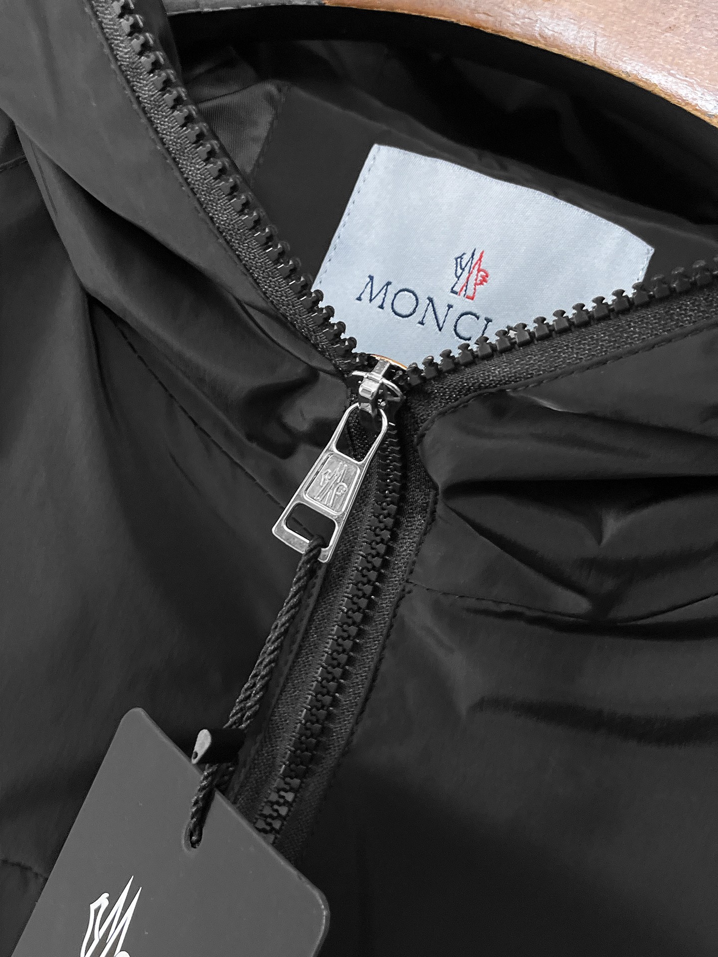 🌟🌟蒙口、2025新款男士休闲定制夹克外套。穿上简约干练的休闲外套，瞬间重回时髦霸气，又是活力满满的状态