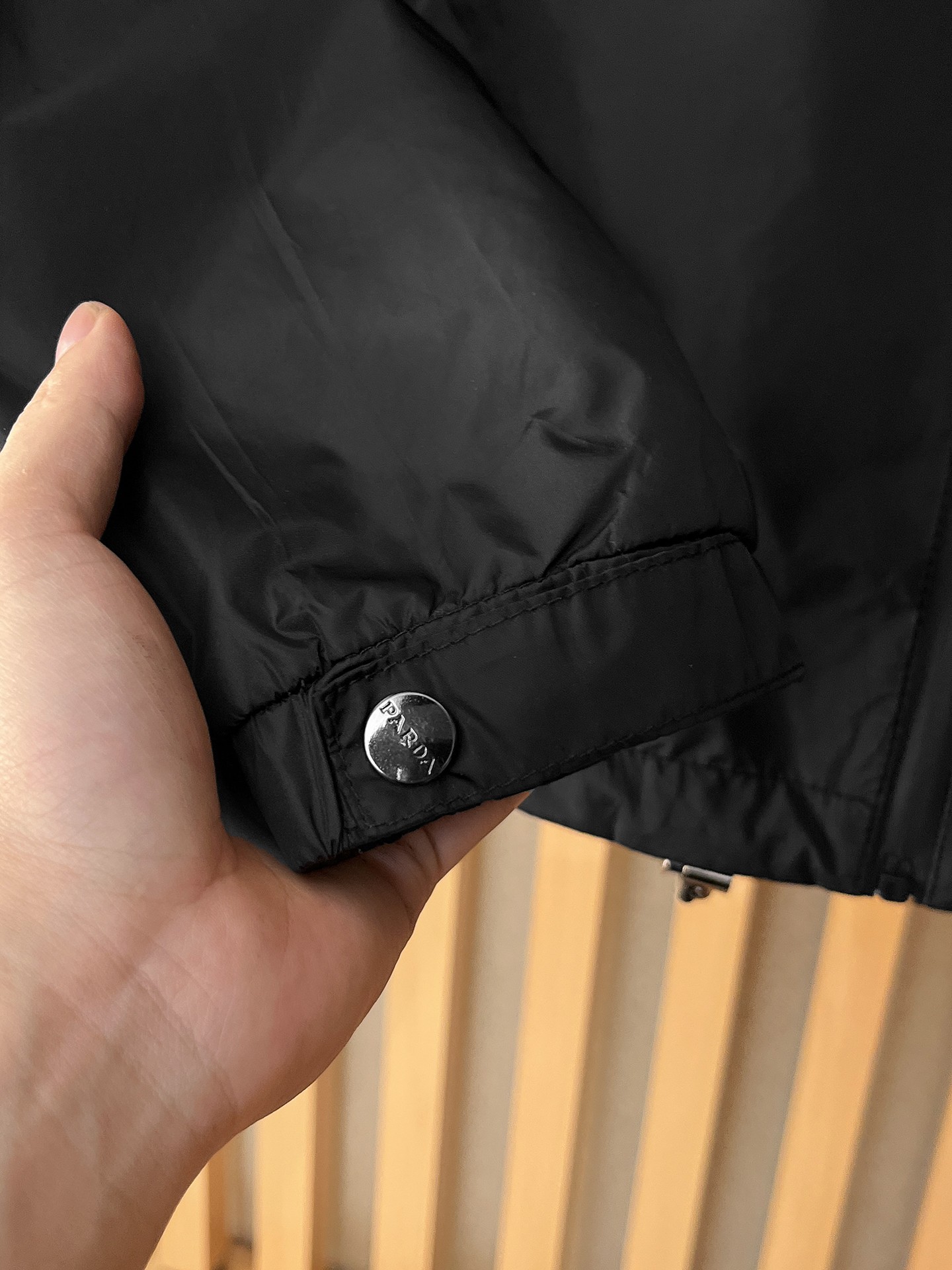 🌟🌟Prada、2025新款男士休闲定制夹克外套。穿上简约干练的休闲外套，瞬间重回时髦霸气，又是活力满满