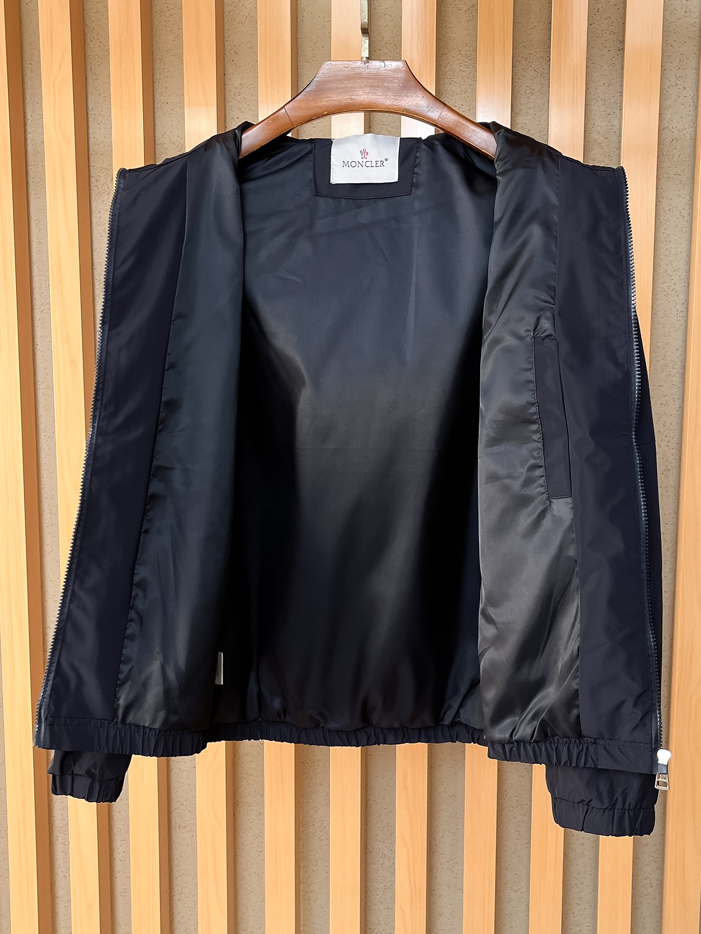 🌟🌟蒙口、2025新款男士休闲定制夹克外套。穿上简约干练的休闲外套，瞬间重回时髦霸气，又是活力满满的状态