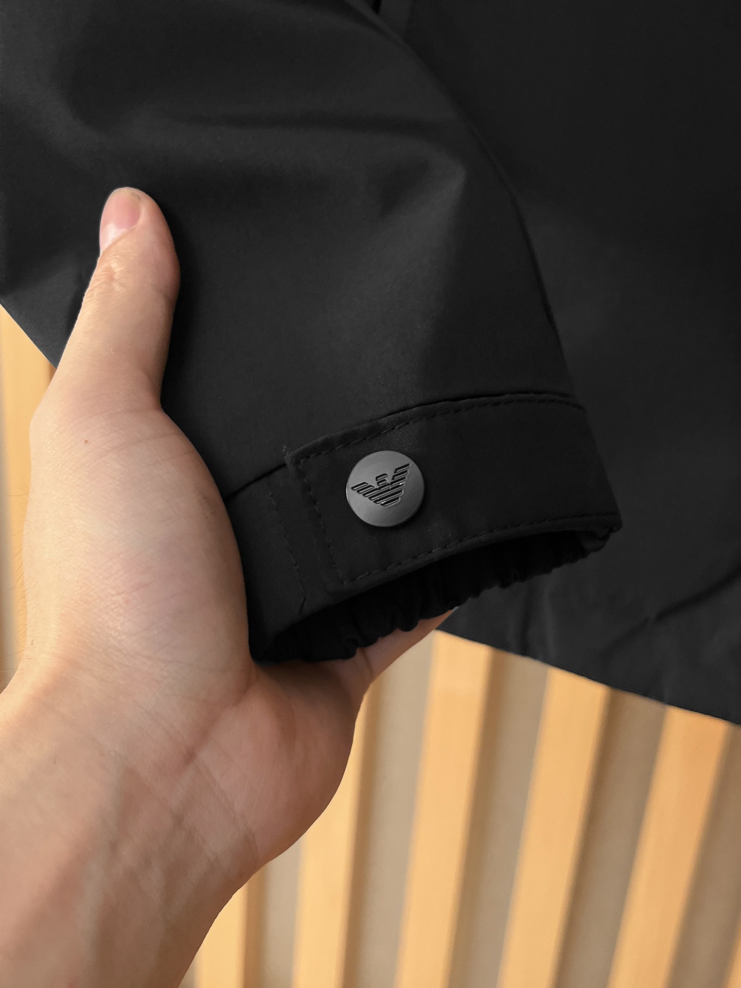 🌟🌟阿玛尼、2025新款男士休闲定制夹克外套。穿上简约干练的休闲外套，瞬间重回时髦霸气，又是活力满满的状