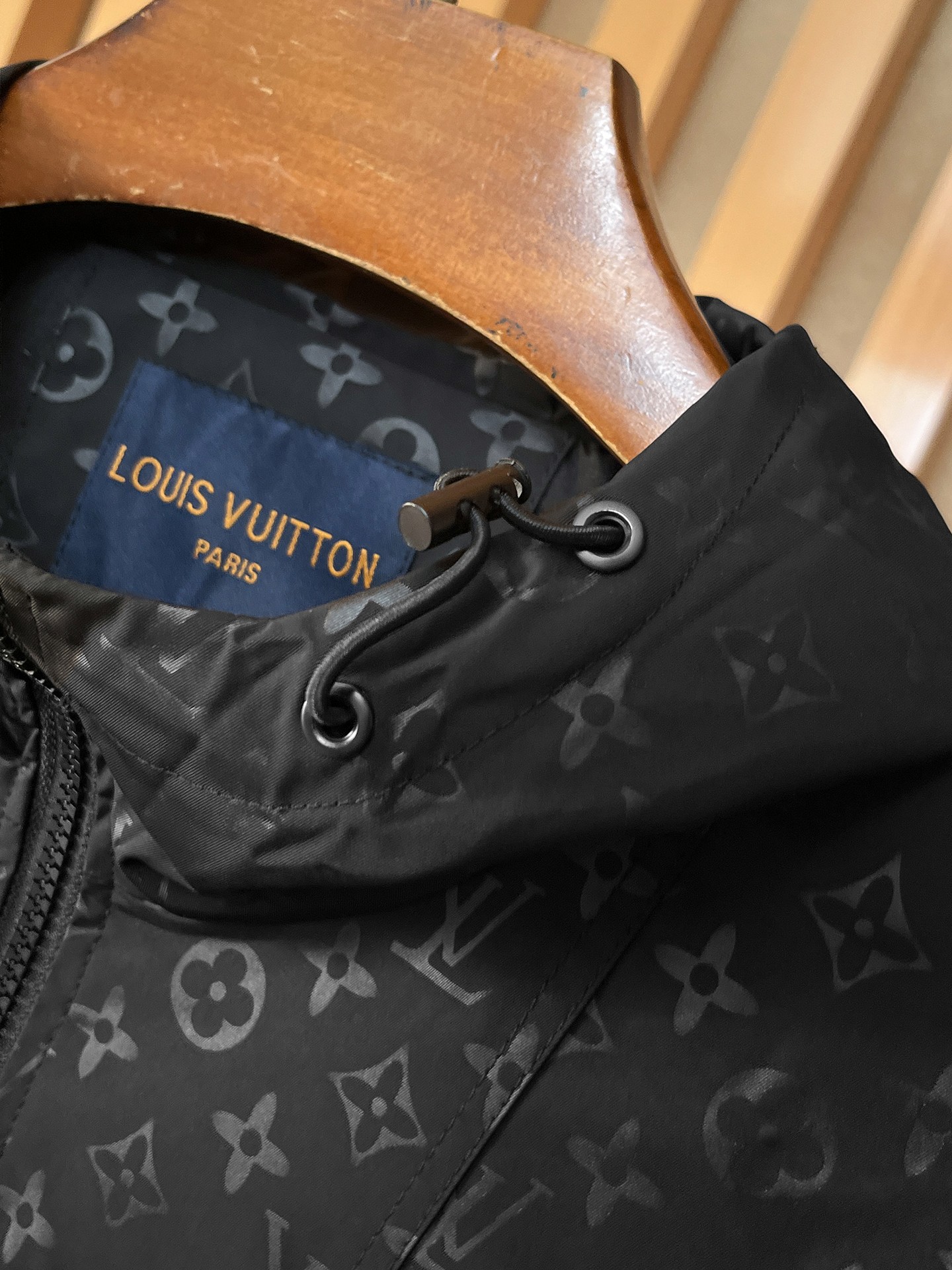 🌟🌟LV、2025新款男士休闲定制夹克外套。穿上简约干练的休闲外套，瞬间重回时髦霸气，又是活力满满的状态