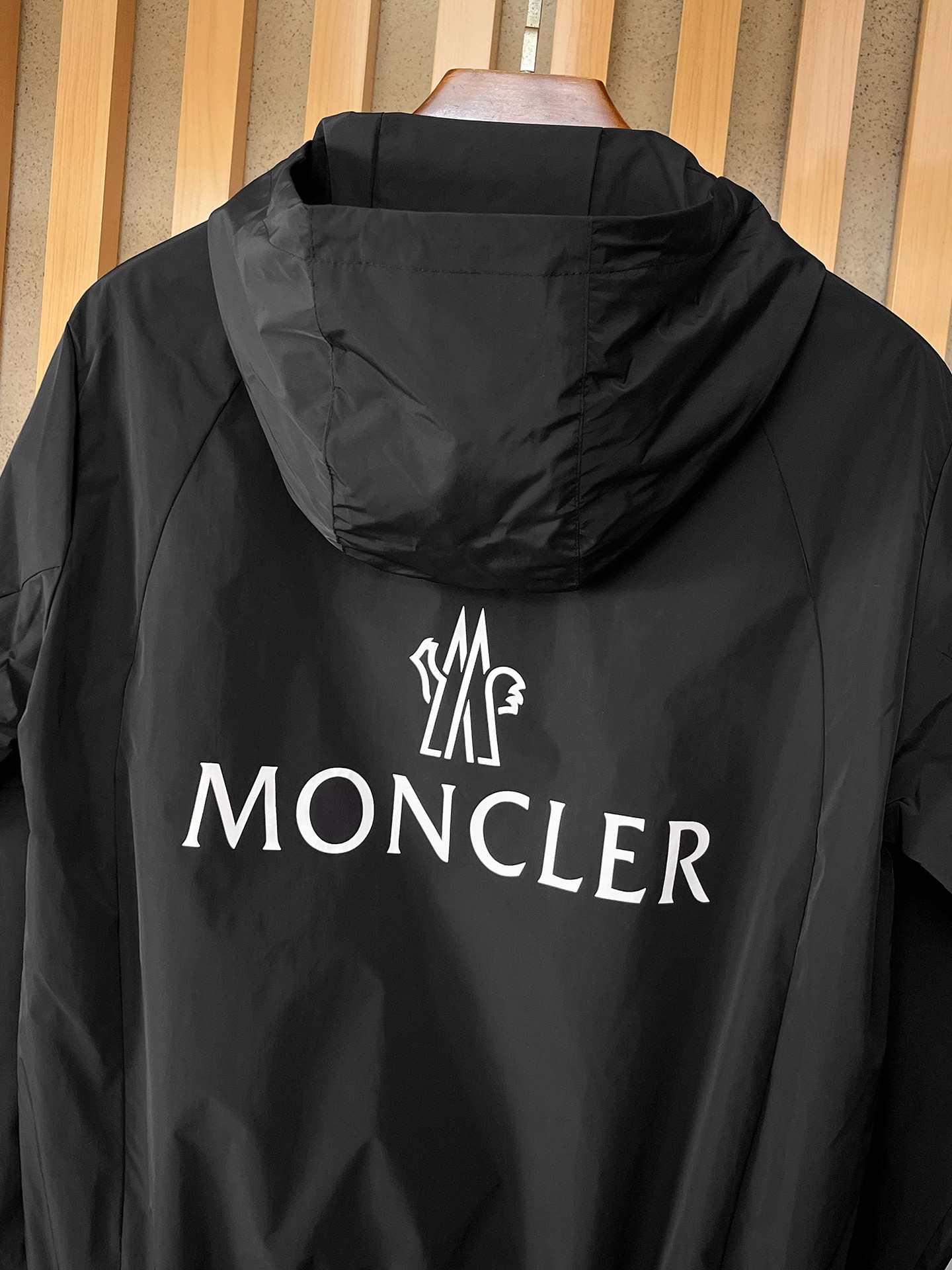 🌟🌟蒙口、2025新款男士休闲定制夹克外套。穿上简约干练的休闲外套，瞬间重回时髦霸气，又是活力满满的状态